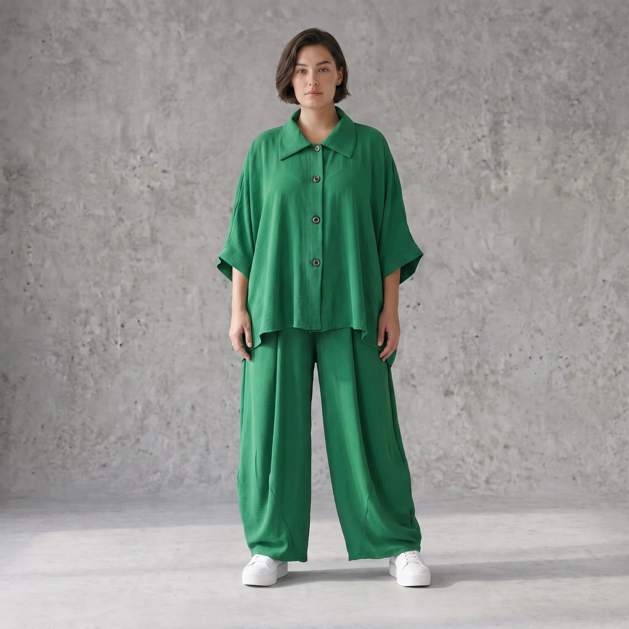 Legere Oversize Bluse in Smaragdgrün mit Leinenlook für zeitlosen Lagenlook und Eleganz
