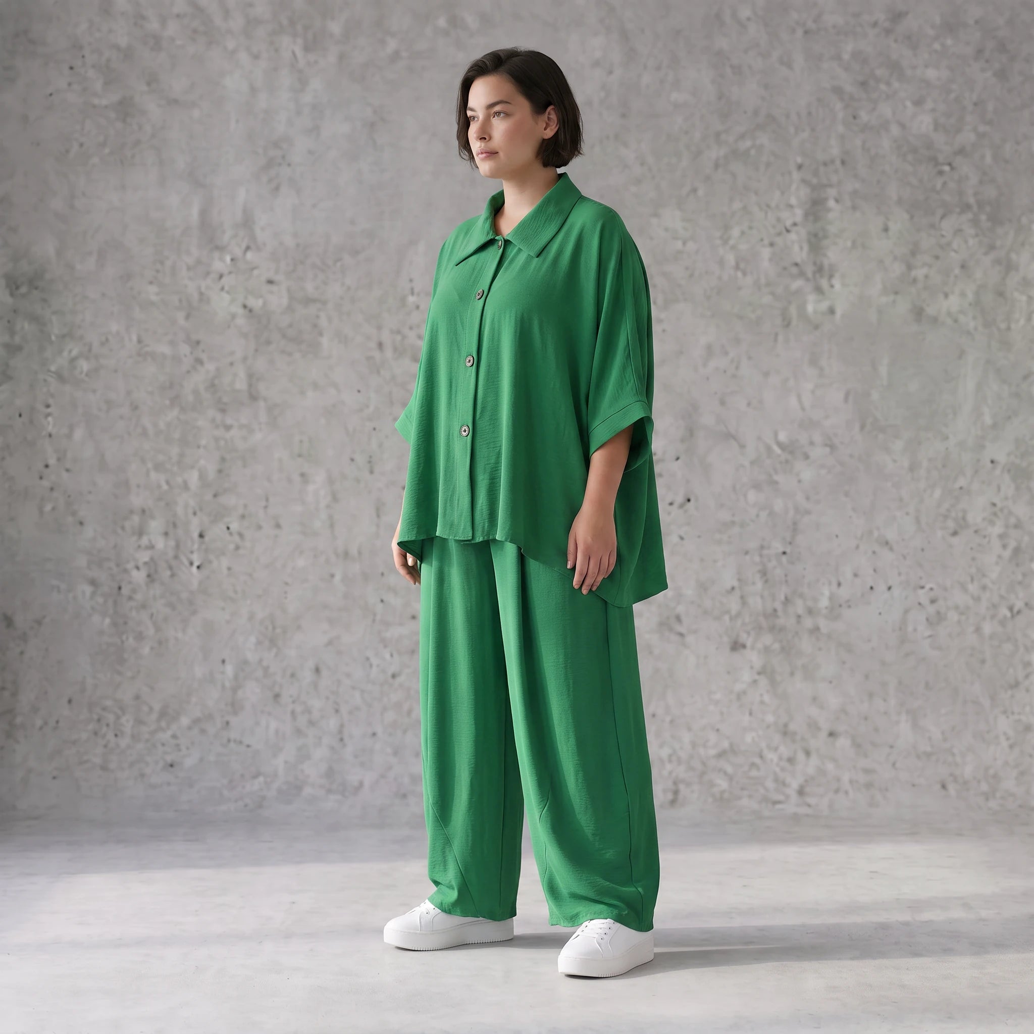 Legere Oversize Bluse in Smaragdgrün mit Leinenlook für zeitlosen Lagenlook und Eleganz