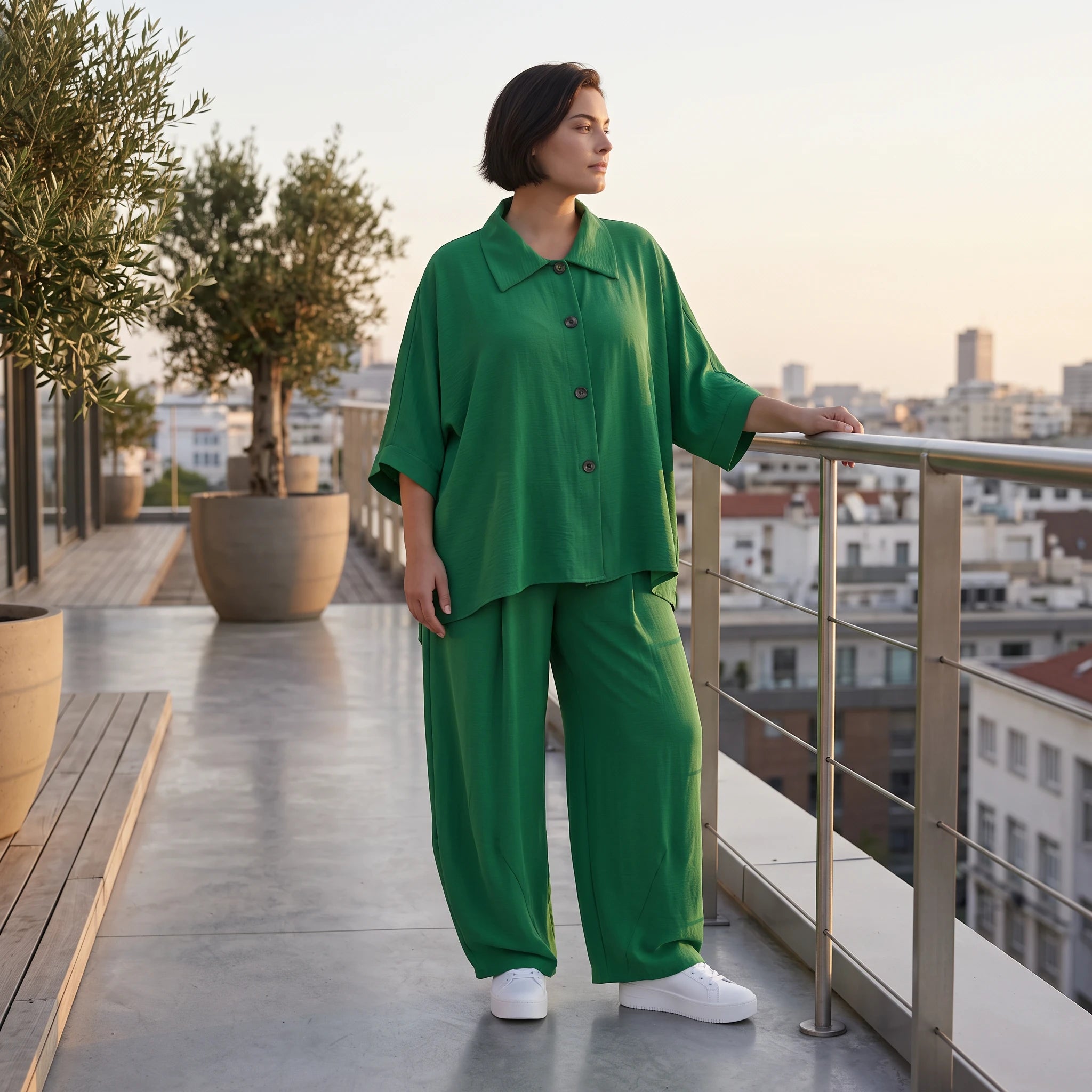 Legere Oversize Bluse in Smaragdgrün mit Leinenlook für zeitlosen Lagenlook und Eleganz