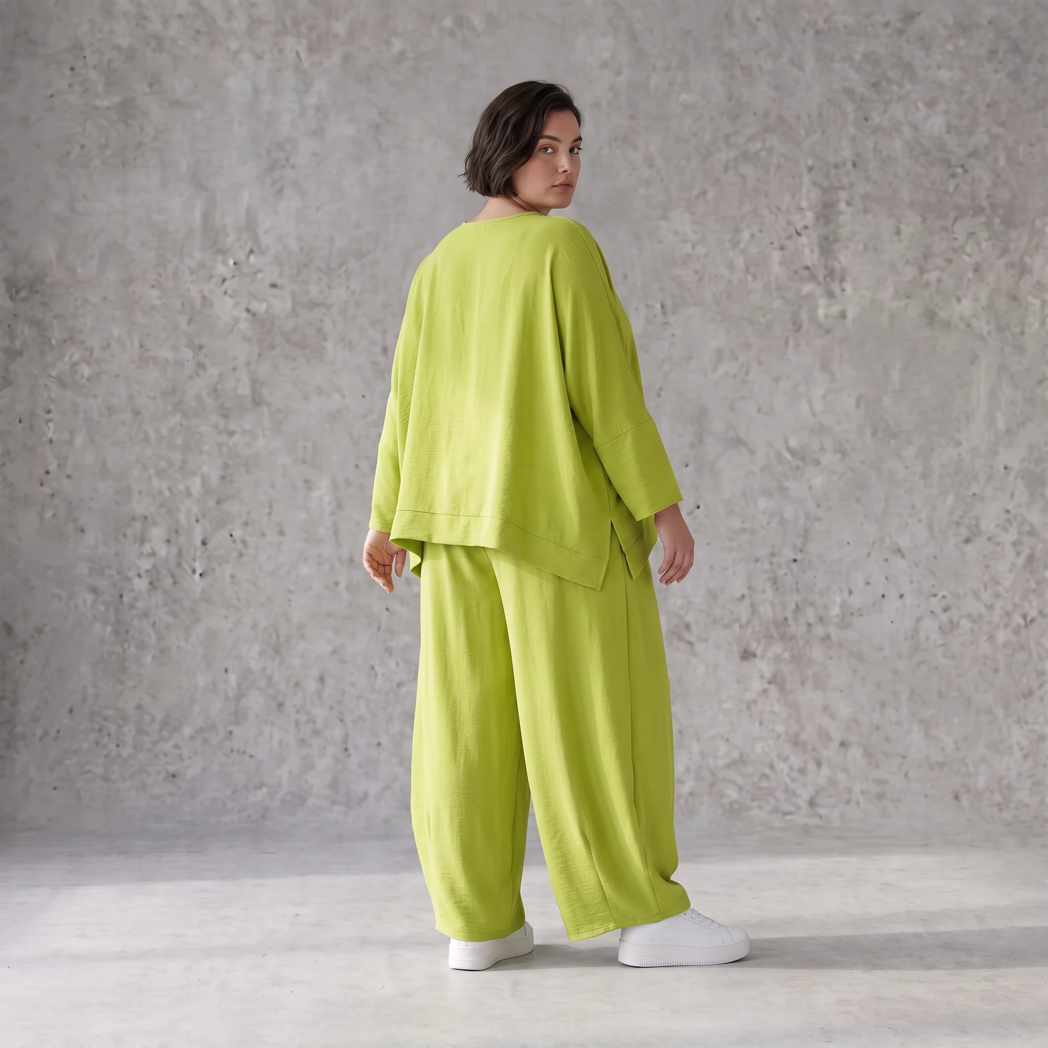 Apfelgrün Leinenlook Überwurf im Oversize Lagenlook sehr leger zeitlos ausgefallen luftig
