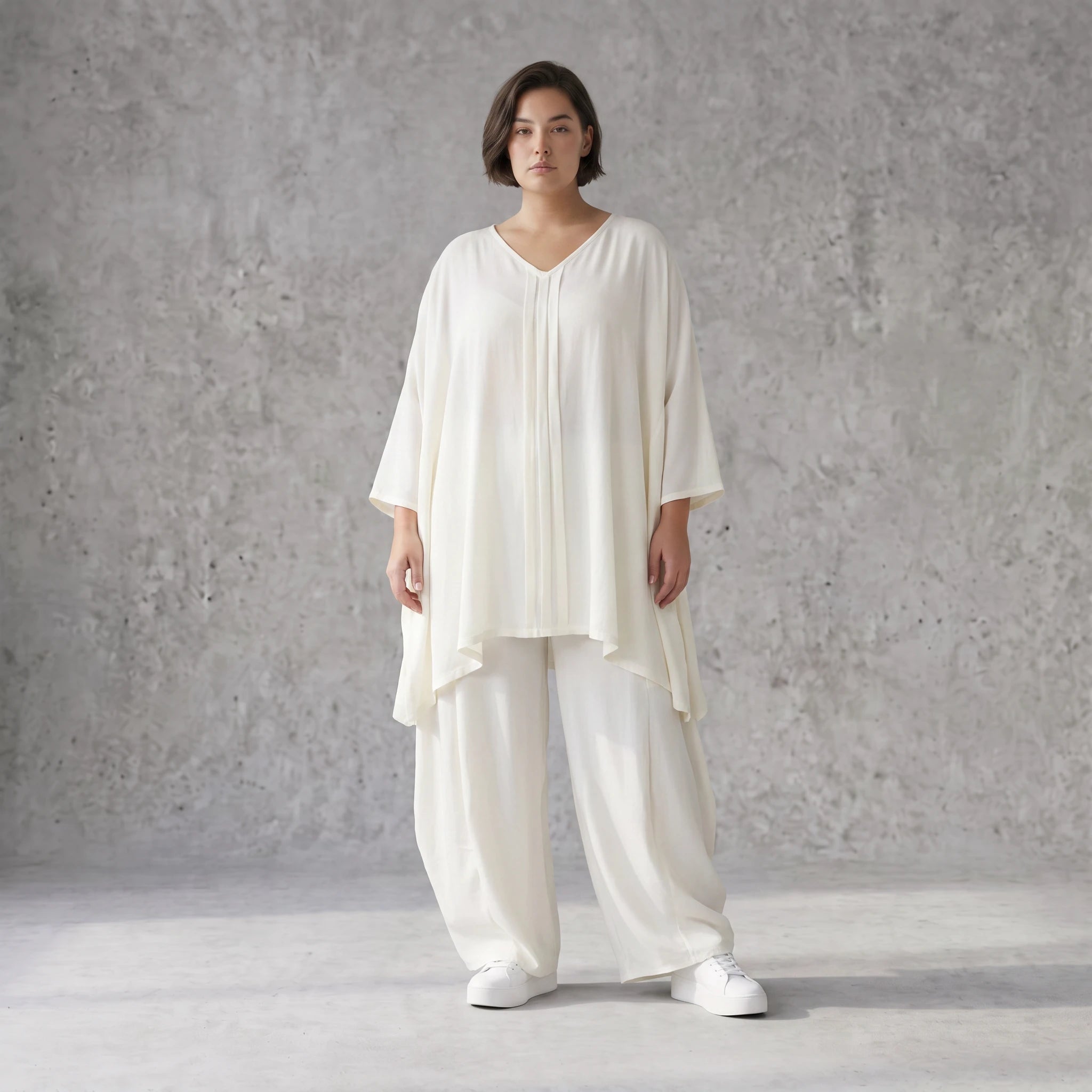 Zeitloses Creme Leinenlookshirt im legeren Oversize Lagenlook mit V-Ausschnitt und A-Linie