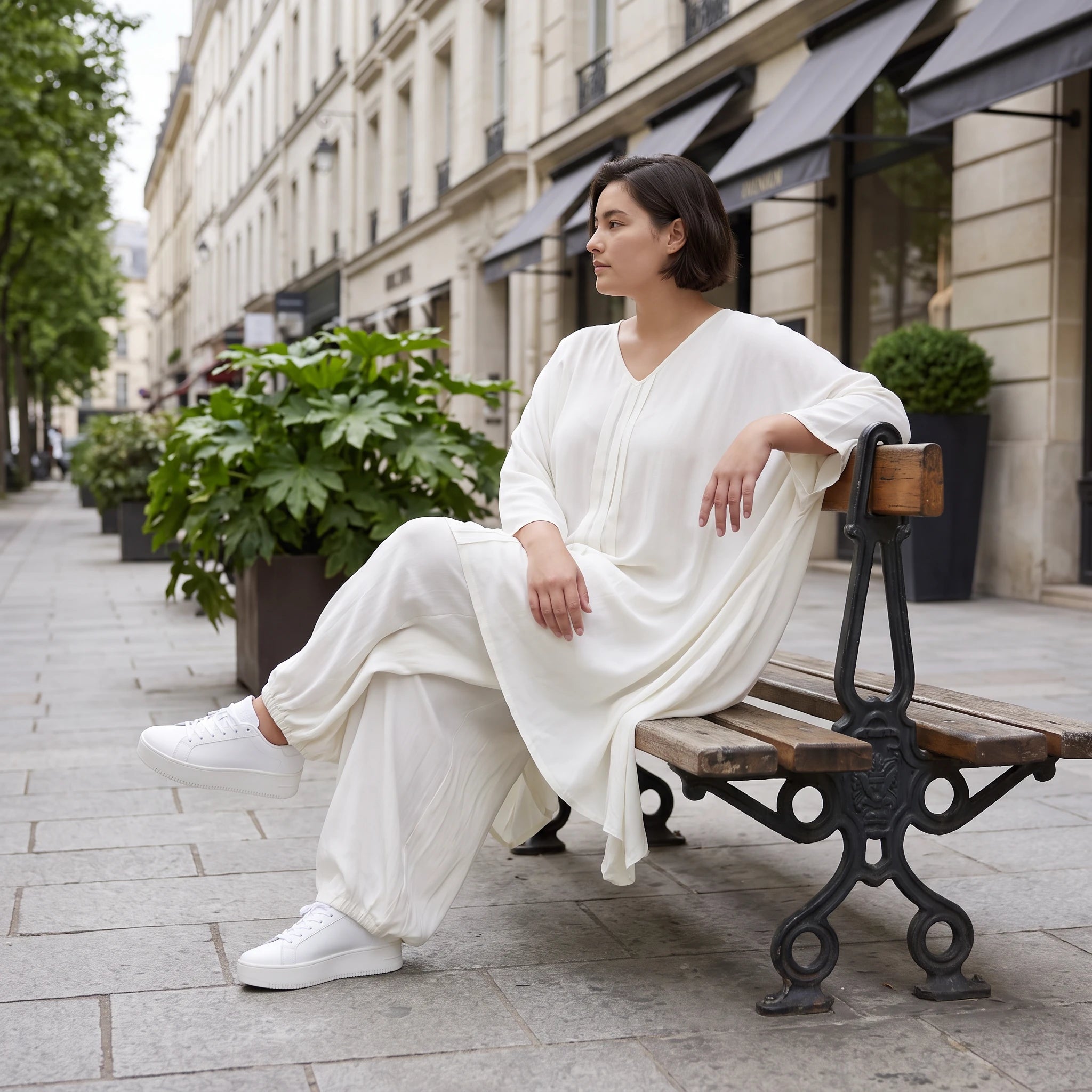 Zeitloses Creme Leinenlookshirt im legeren Oversize Lagenlook mit V-Ausschnitt und A-Linie