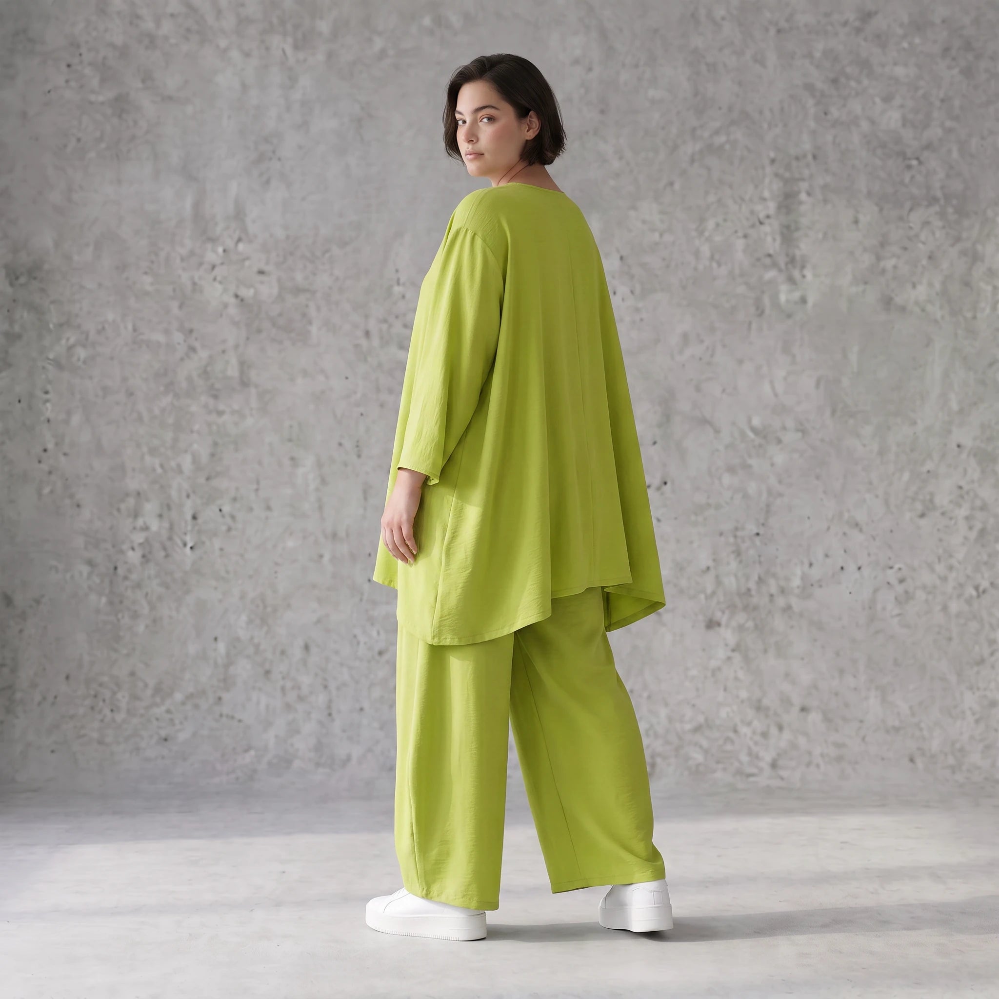 Apfelgrün fliessend Oversize Shirt in Leinenoptik mit A-Linie leger zeitlos Vformdetail