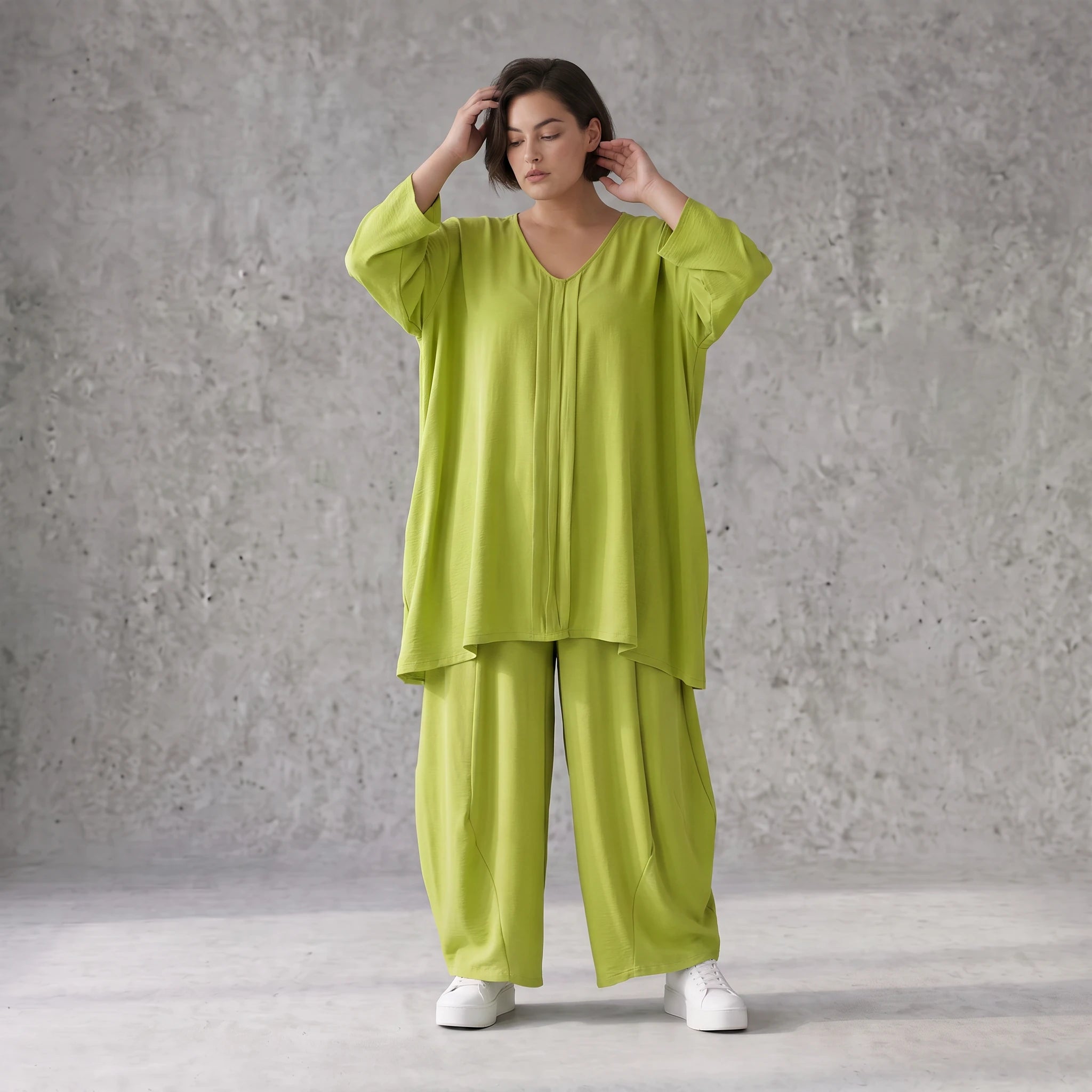 Apfelgrün fliessend Oversize Shirt in Leinenoptik mit A-Linie leger zeitlos Vformdetail