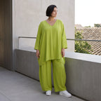 Apfelgrün fliessend Oversize Shirt in Leinenoptik mit A-Linie leger zeitlos Vformdetail
