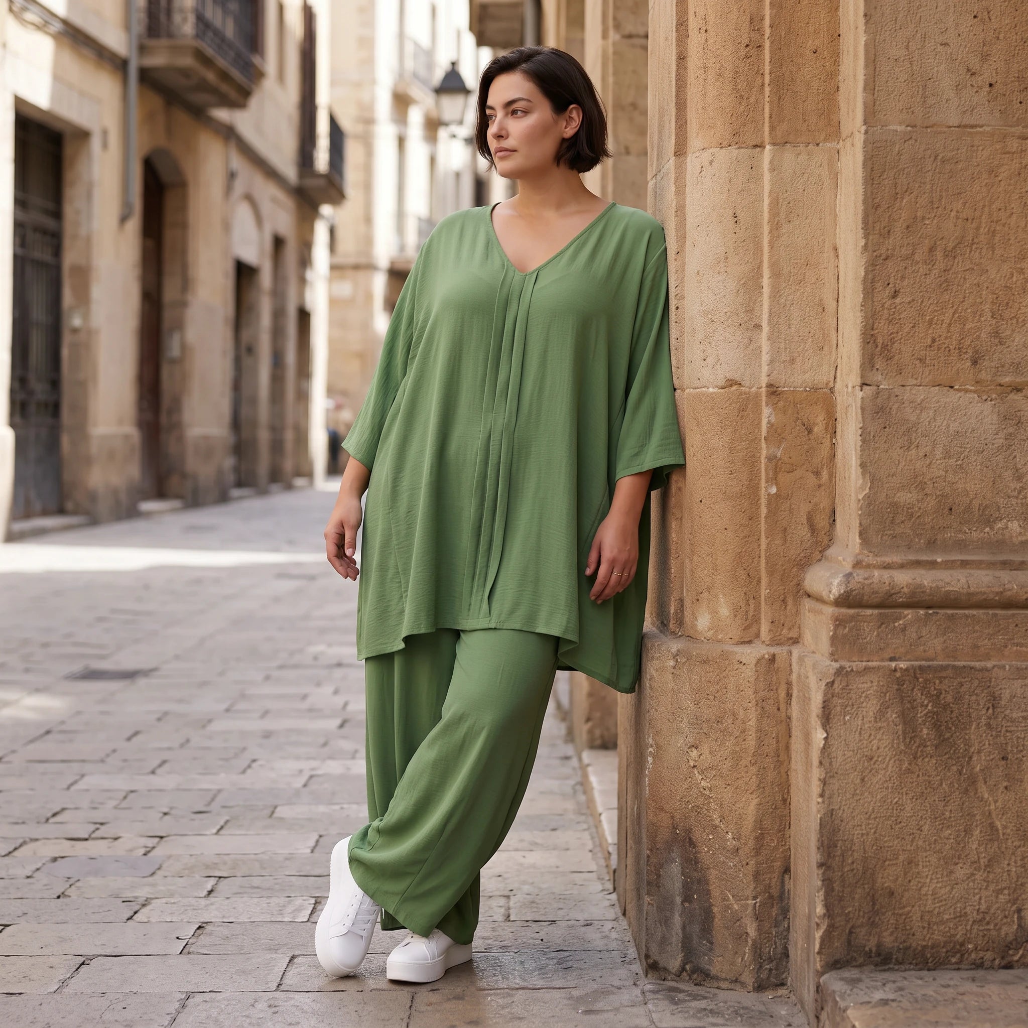 Khaki Leinenlook Shirt im legeren locker Oversize Lagenlook mit Biesen und V-Ausschnitt