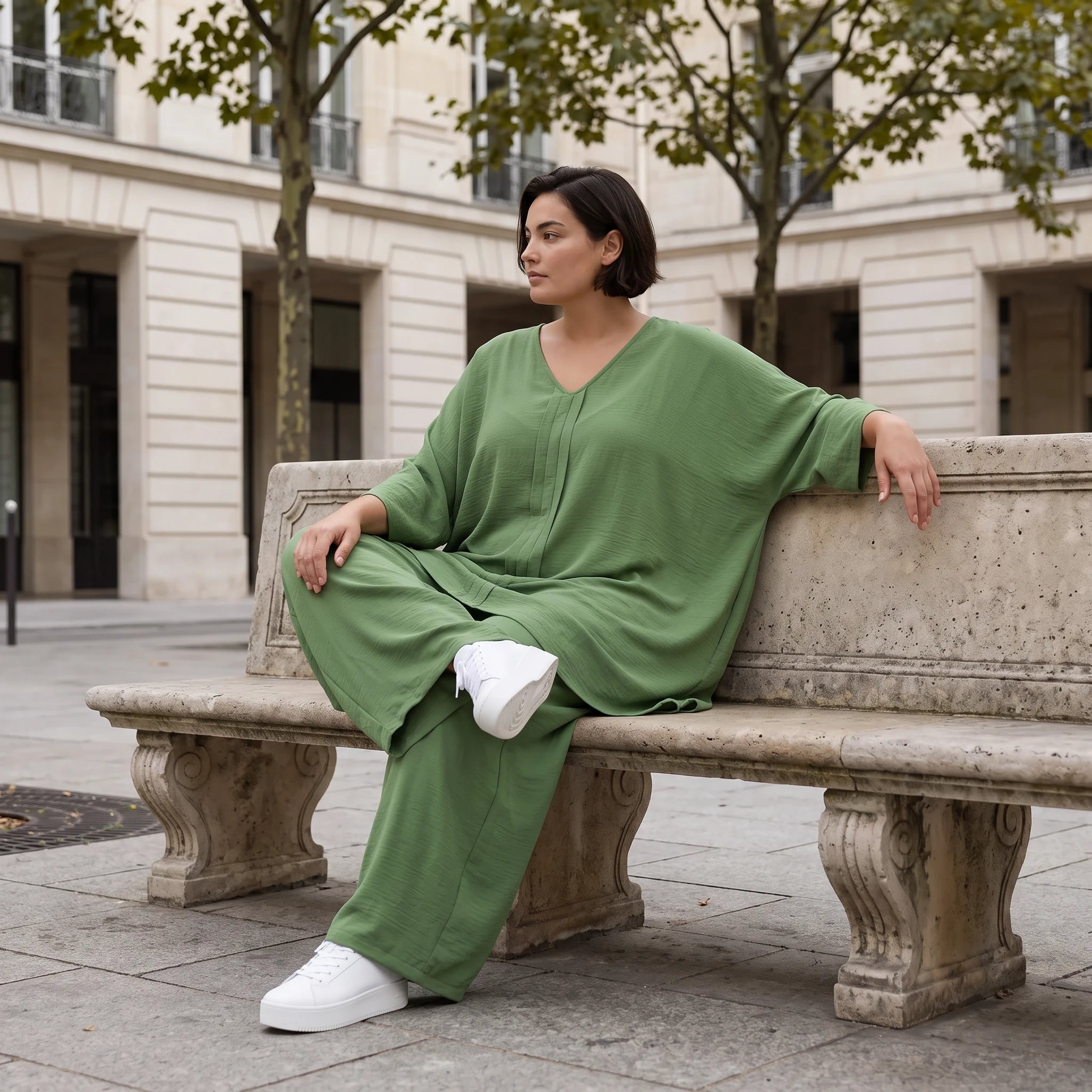 Khaki Leinenlook Shirt im legeren locker Oversize Lagenlook mit Biesen und V-Ausschnitt