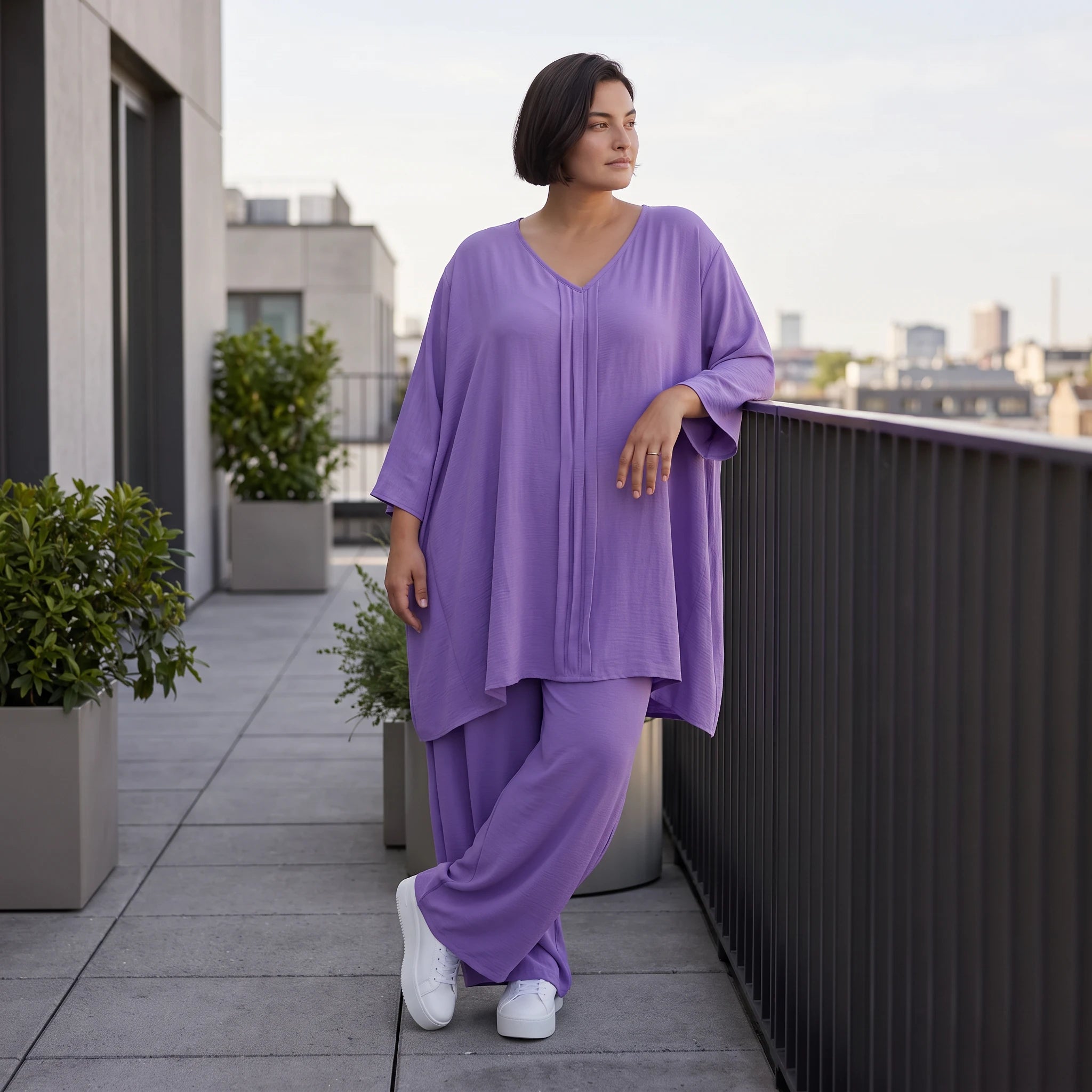 Flieder Leinenlook Shirt im Lagenlook Oversize leger mit V-Ausschnitt und Biesen zeitlos