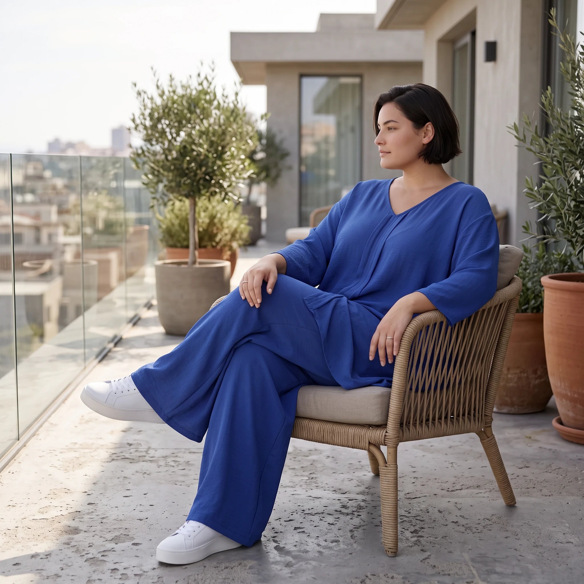 Royalblaues Leinenlookshirt sommerlichen Lagenlook Oversize mit V-Ausschnitt und A-Linie