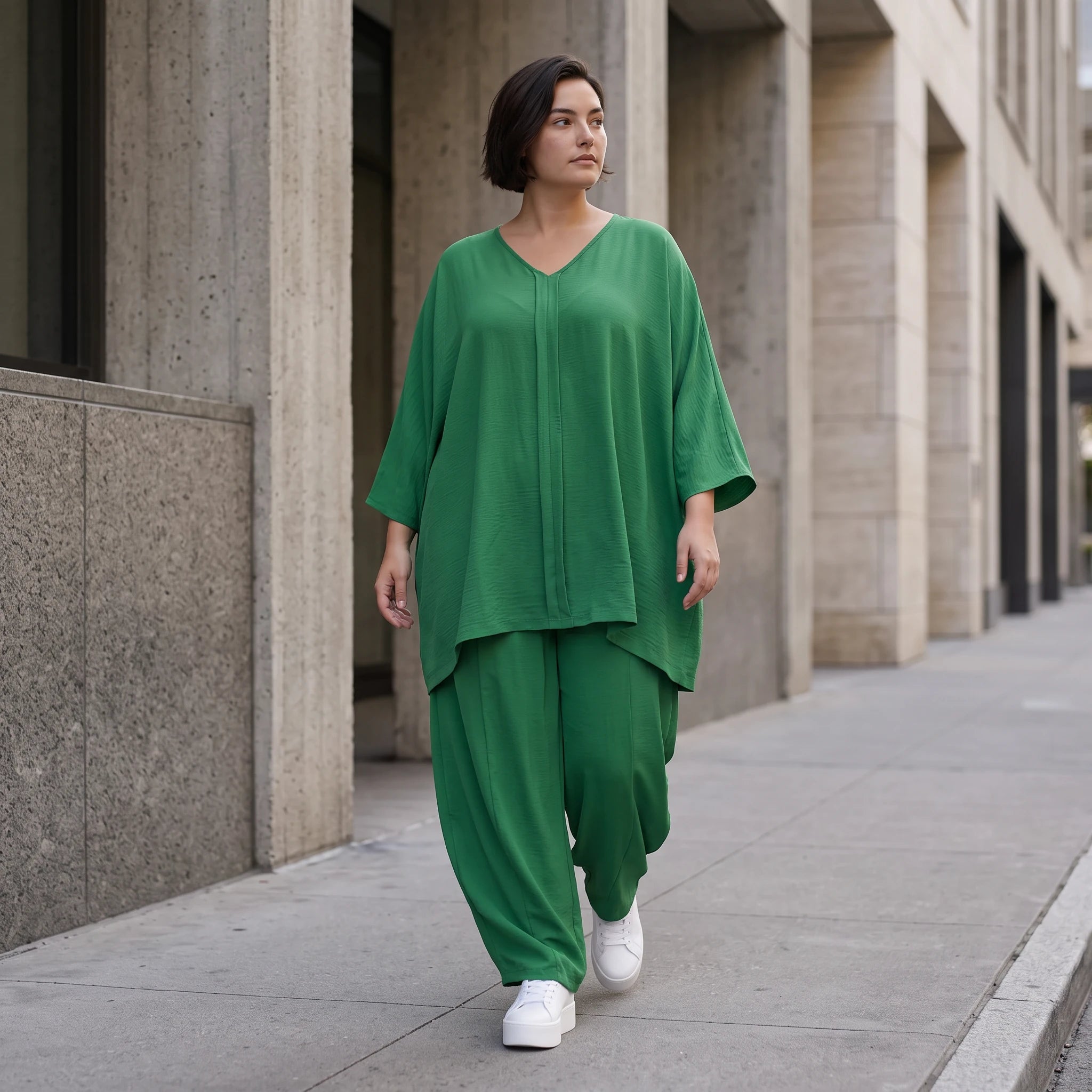 Legeres Oversize Shirt in Smaragdgrün mit Leinenlook A-Linie und V-Ausschnitt zeitlos 89