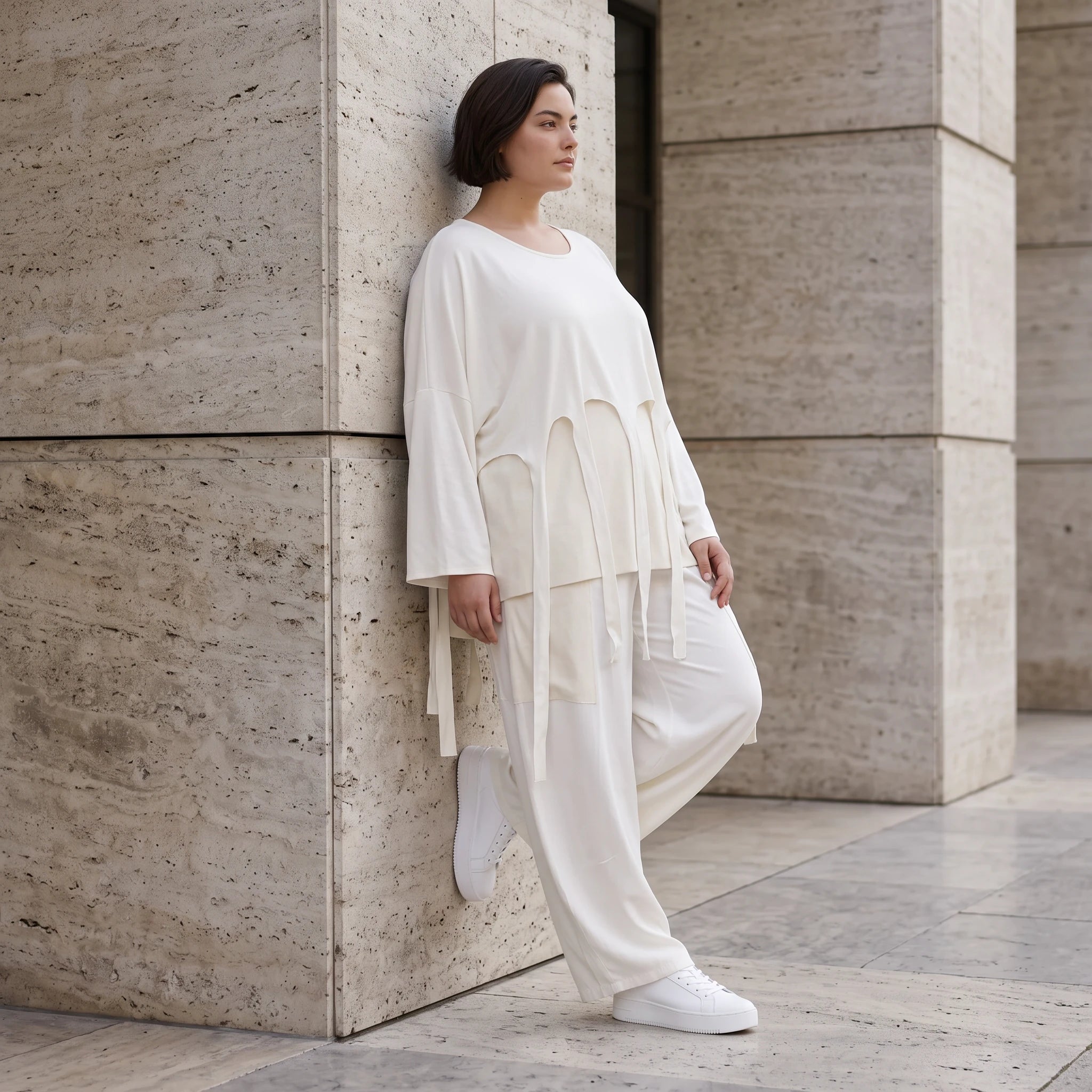 Zeitloser Oversize Lagenlook Überwurf in Creme leger luftig mit Fransen Detail fein soft