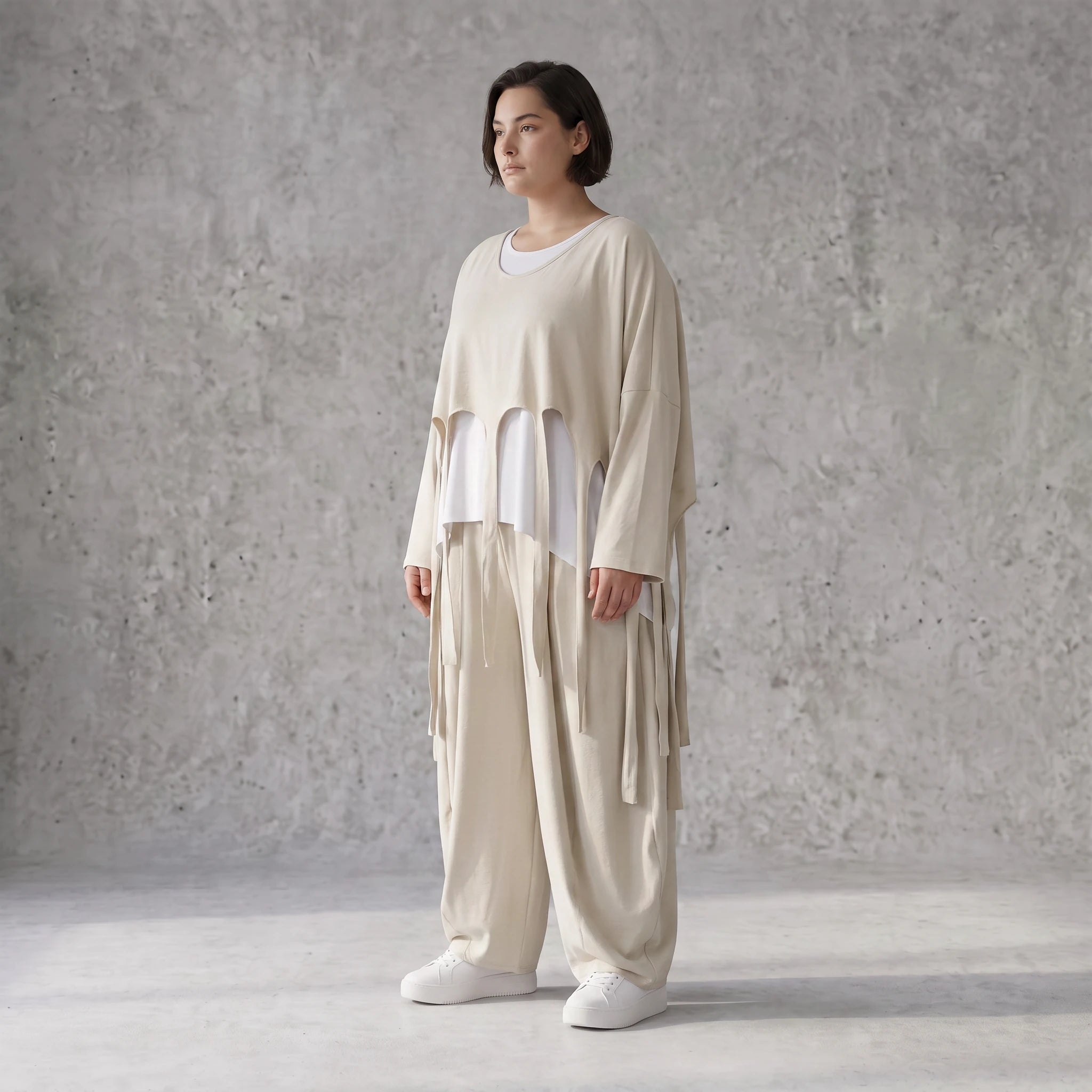 Beige Leinenlook Überwurf im legeren Oversize Lagenlook mit feiner Crashstruktur zeitlos