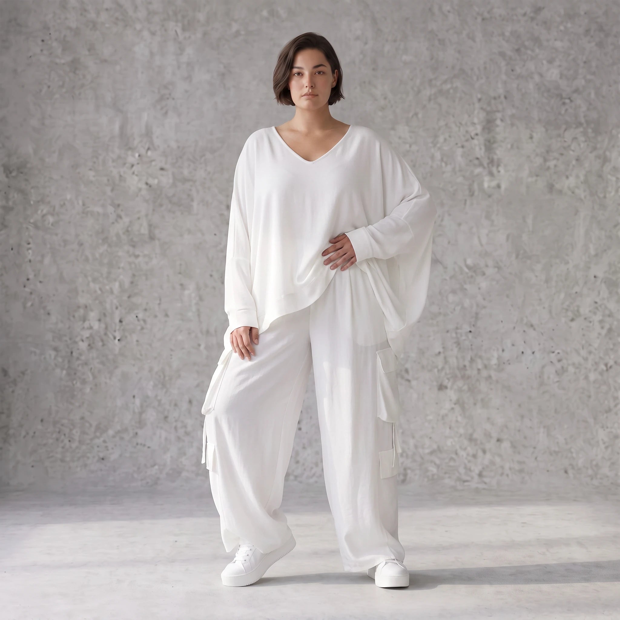 Zeitlos ausgefallene Oversize Ballonhose in Weiß entspannt Lagenlook luftig sommerleicht