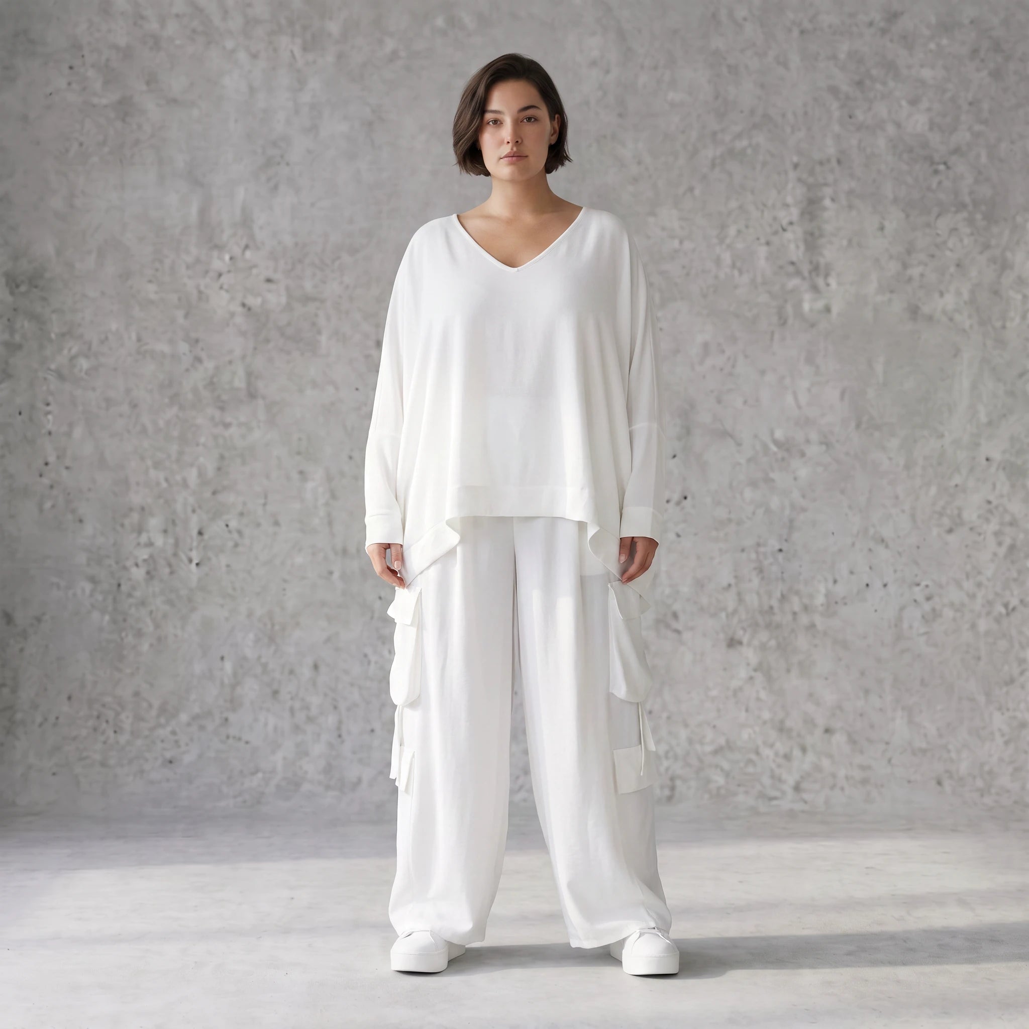 Zeitlos ausgefallene Oversize Ballonhose in Weiß entspannt Lagenlook luftig sommerleicht