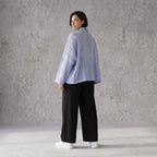 Leichte sommerliche Oversize Jacke in Jeansblau Weiß mit Crash Look für zeitlosen Lagenlook