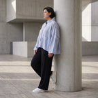 Leichte sommerliche Oversize Jacke in Jeansblau Weiß mit Crash Look für zeitlosen Lagenlook