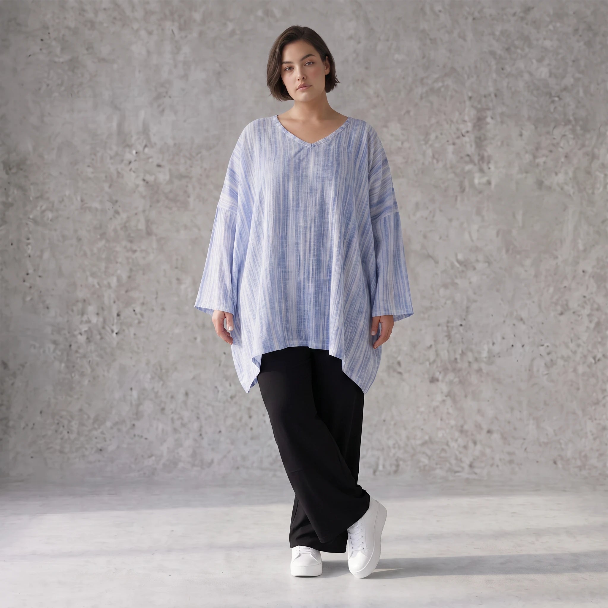 Luftiges Oversize Shirt in Jeansblau/Weiß im Lagenlook leger zeitlos ausgefallen soft