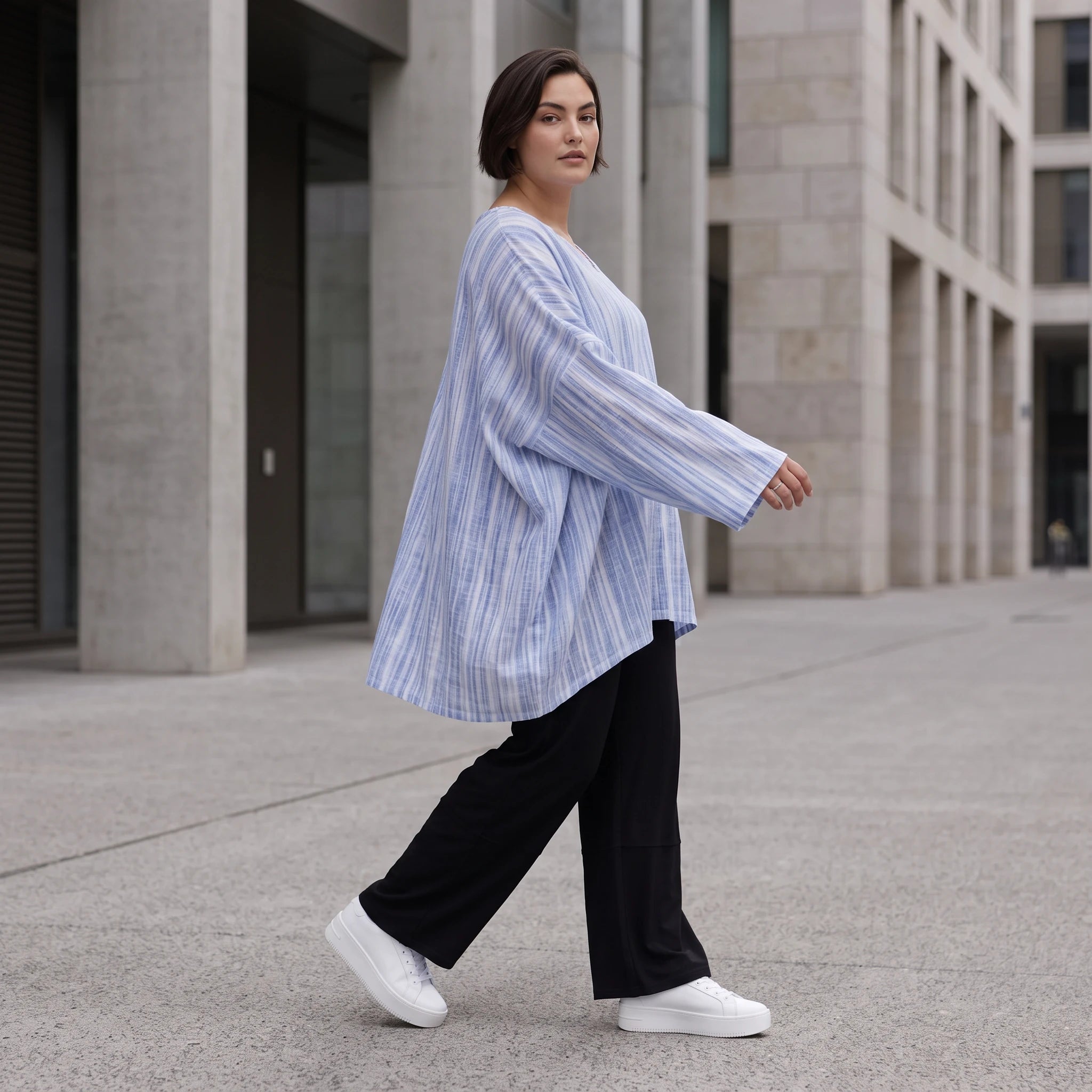 Luftiges Oversize Shirt in Jeansblau/Weiß im Lagenlook leger zeitlos ausgefallen soft