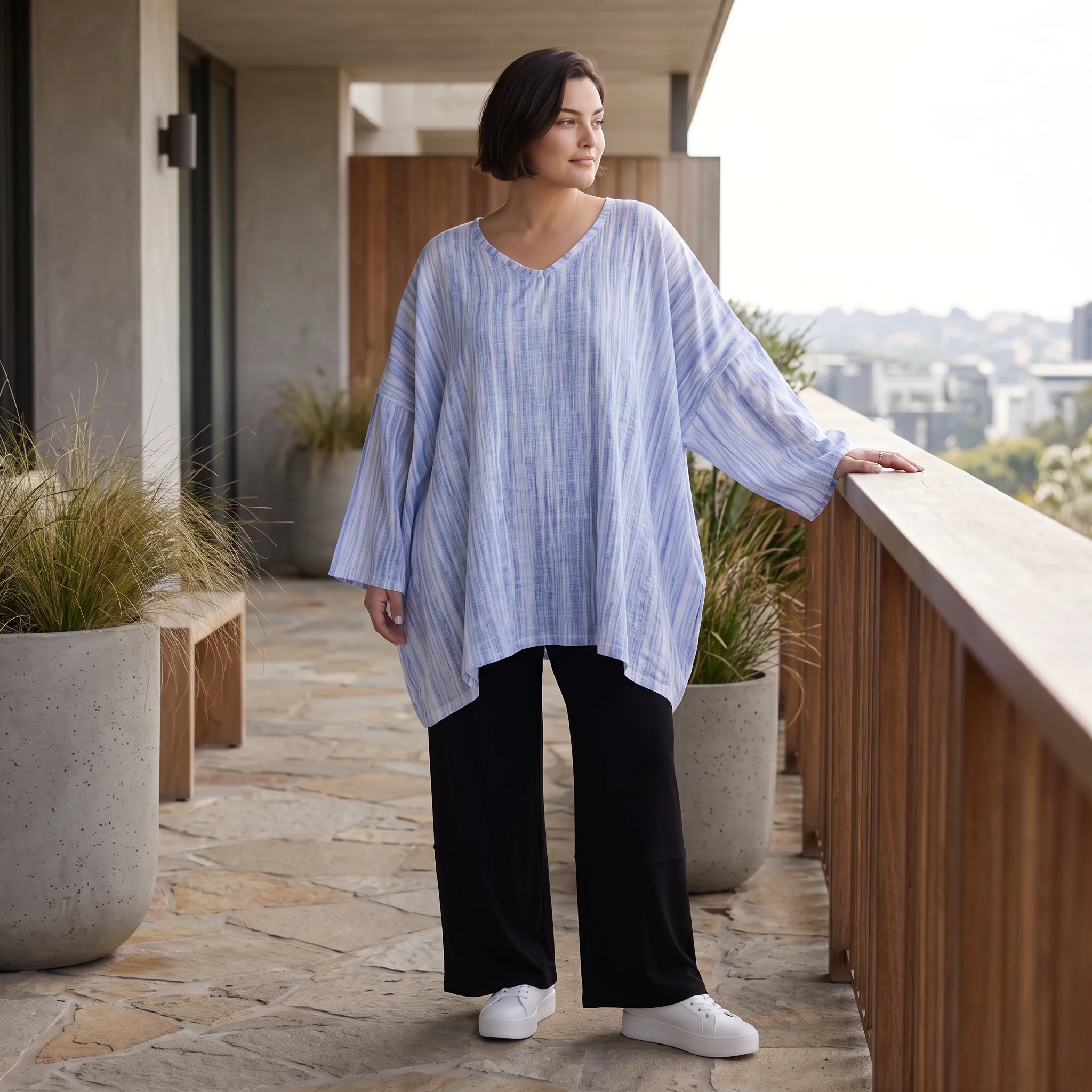 Luftiges Oversize Shirt in Jeansblau/Weiß im Lagenlook leger zeitlos ausgefallen soft