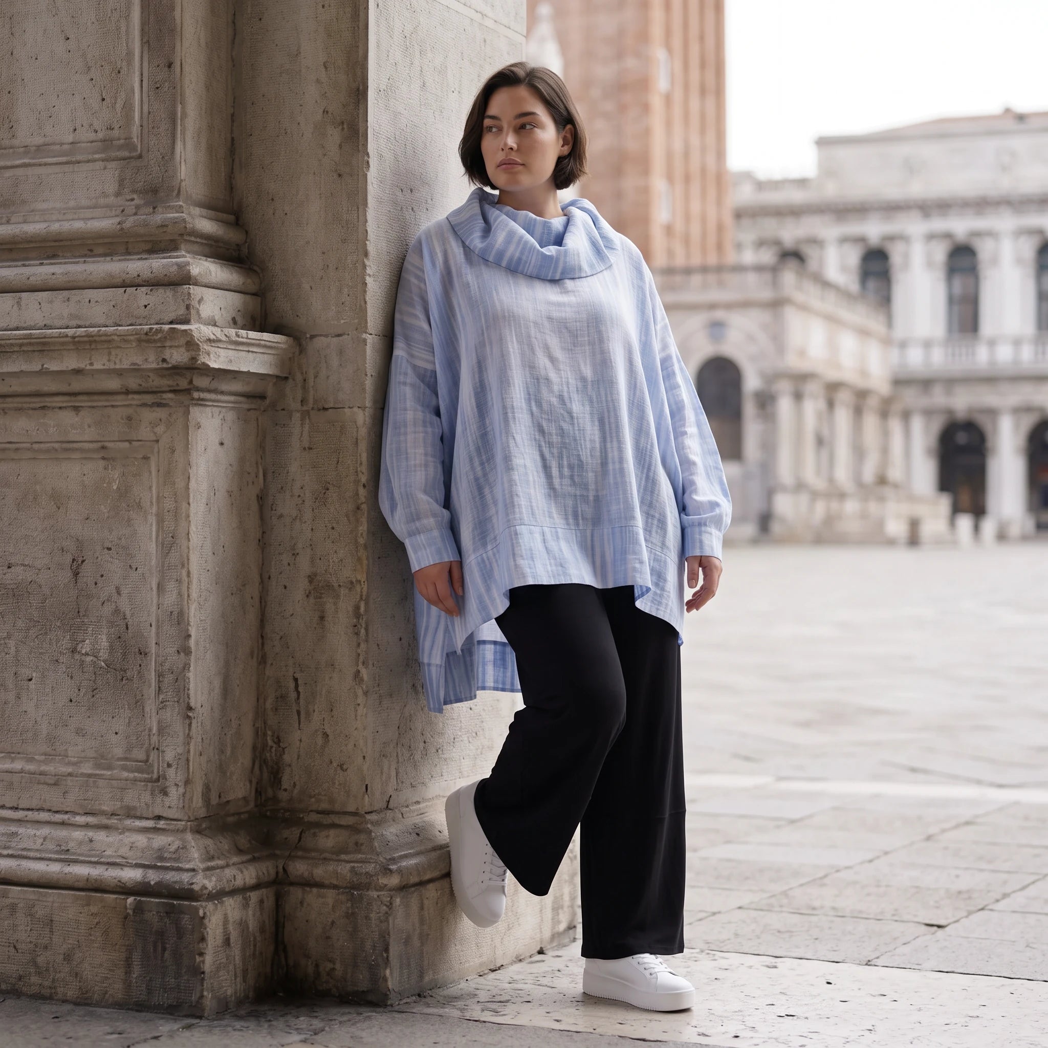 Leichtes Lagenlook Shirt in Jeansblau Weiß mit Crashoptik Oversize asymmetrischem Saum