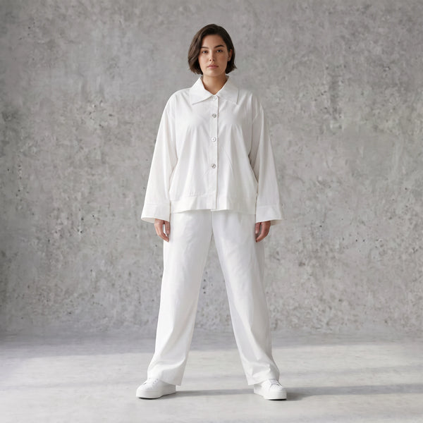 Zeitlose weisse Karottenhose aus Viskosemix weich elastisch leger modern leicht Lagenlook