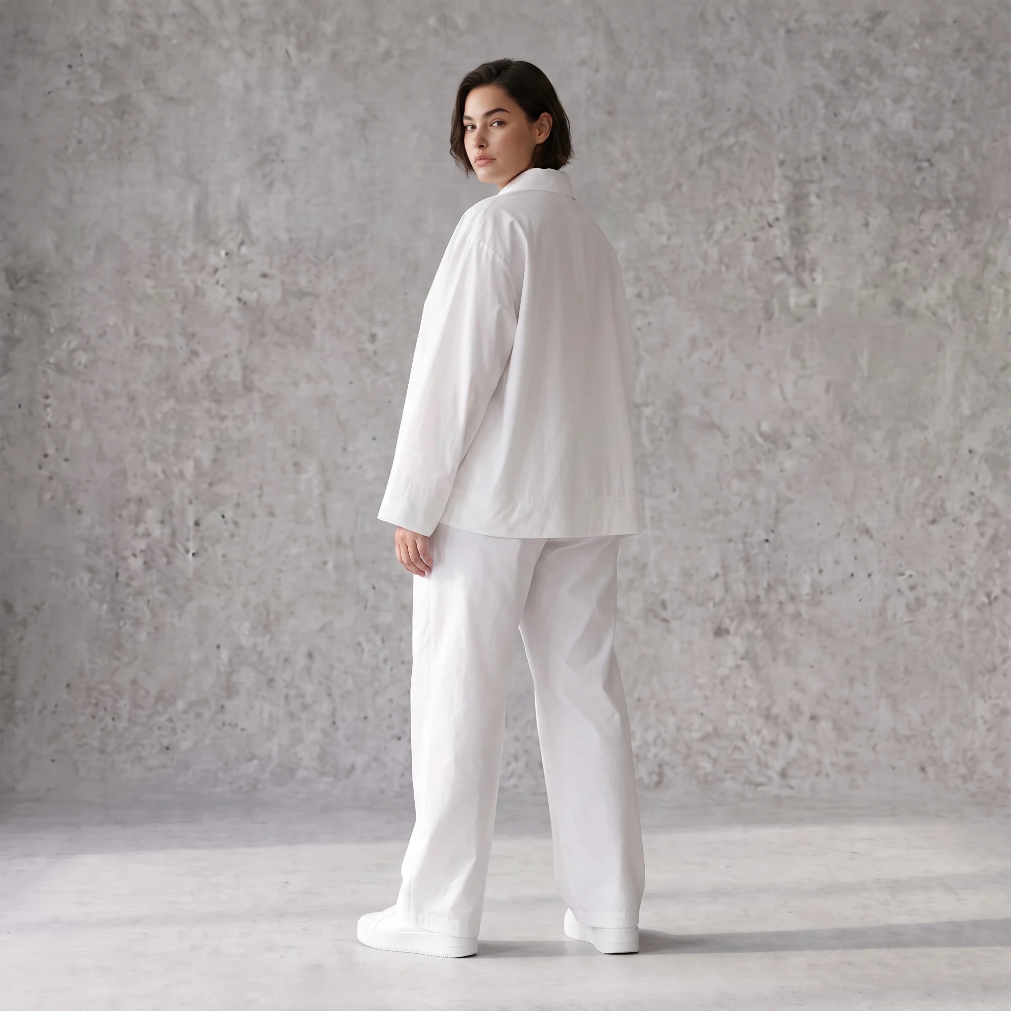 Zeitlose weisse Karottenhose aus Viskosemix weich elastisch leger modern leicht Lagenlook