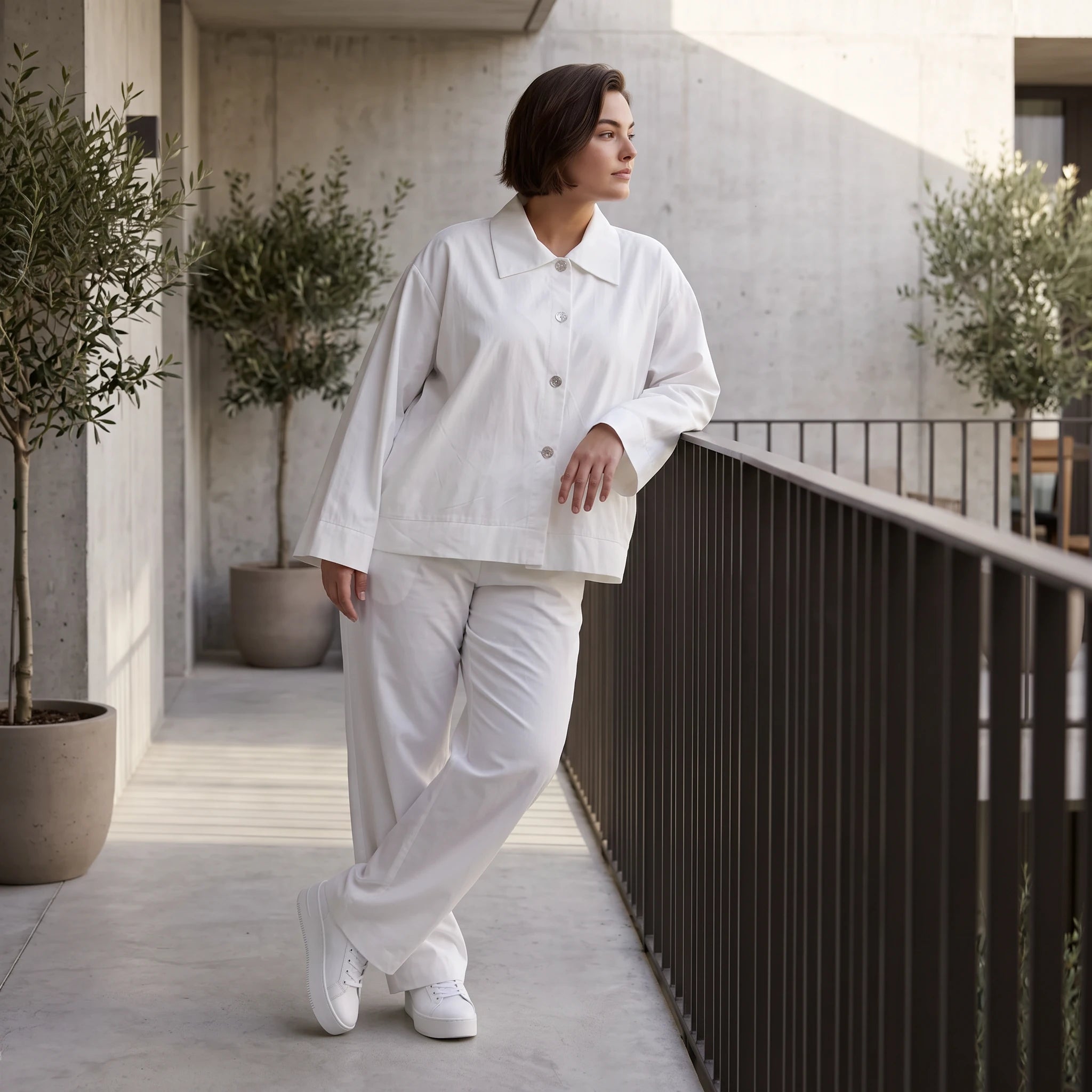 Zeitlose weisse Karottenhose aus Viskosemix weich elastisch leger modern leicht Lagenlook