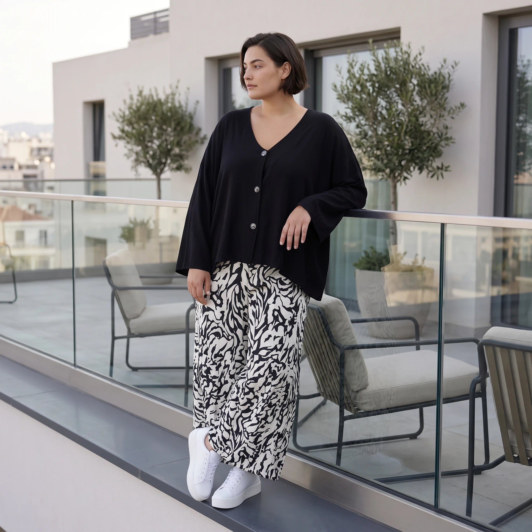 Ballonhose Weiß Schwarz im Lagenlook leger Oversize weich fliessend zeitlos luftig chic