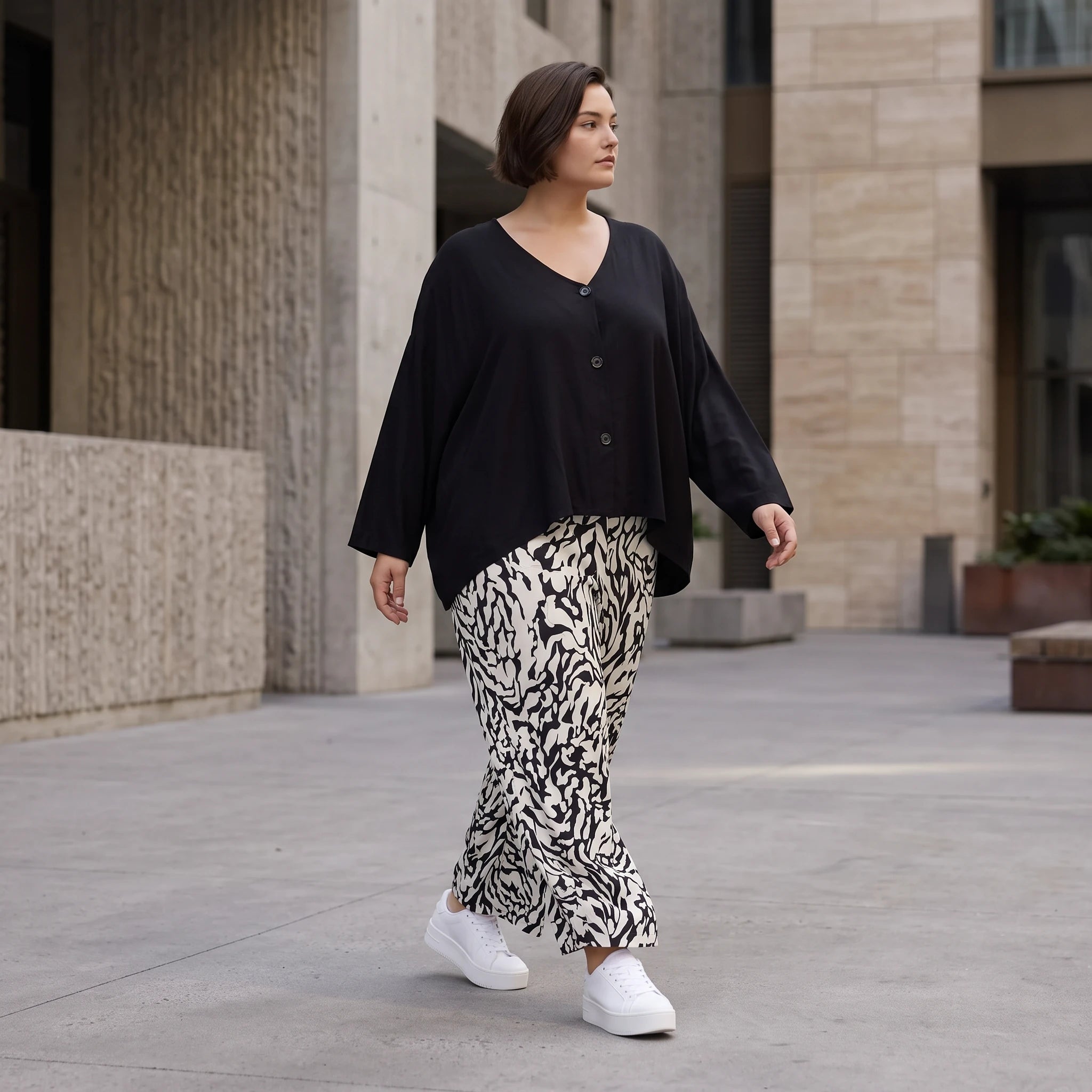 Ballonhose Weiß Schwarz im Lagenlook leger Oversize weich fliessend zeitlos luftig chic
