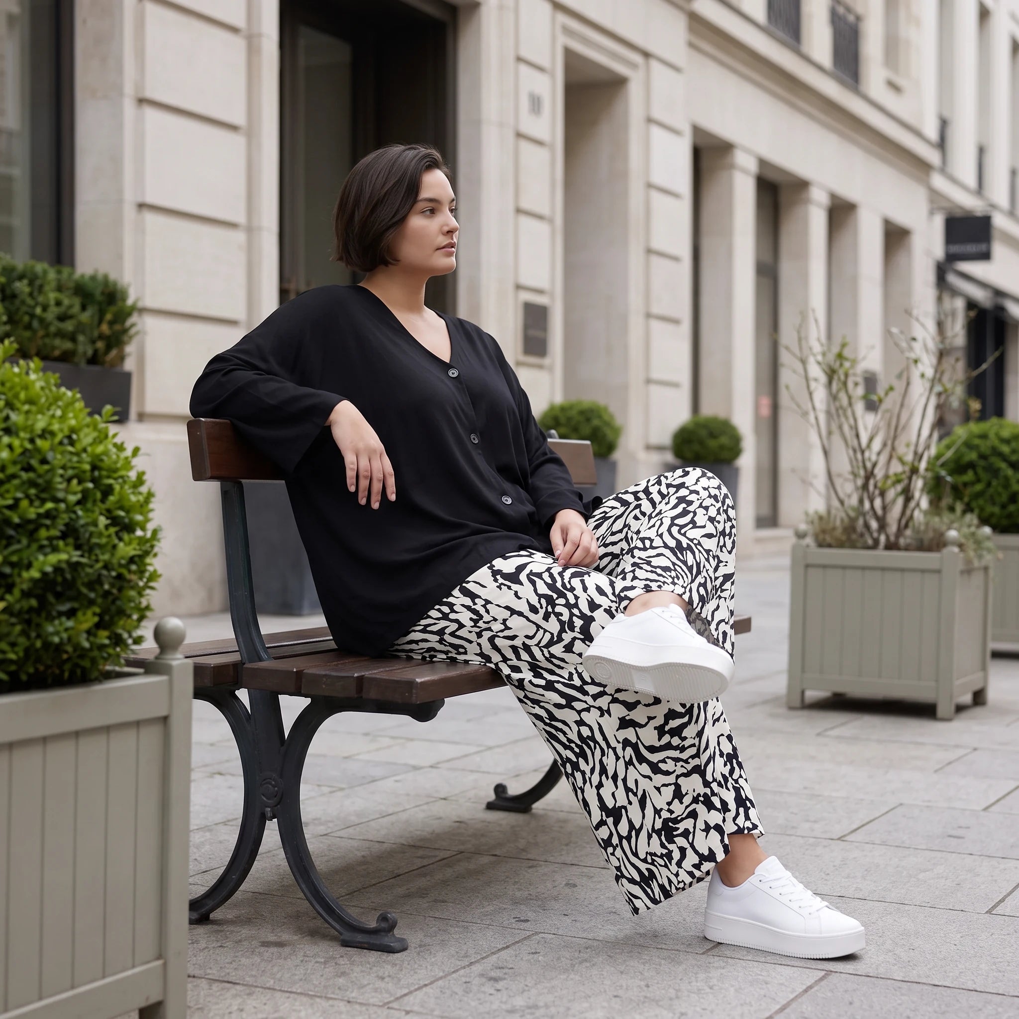 Ballonhose Weiß Schwarz im Lagenlook leger Oversize weich fliessend zeitlos luftig chic