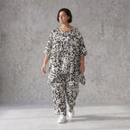 Zeitloses Viskoseshirt in Weiß Schwarz leger Oversize A-Linie Lagenlook leicht fliessend