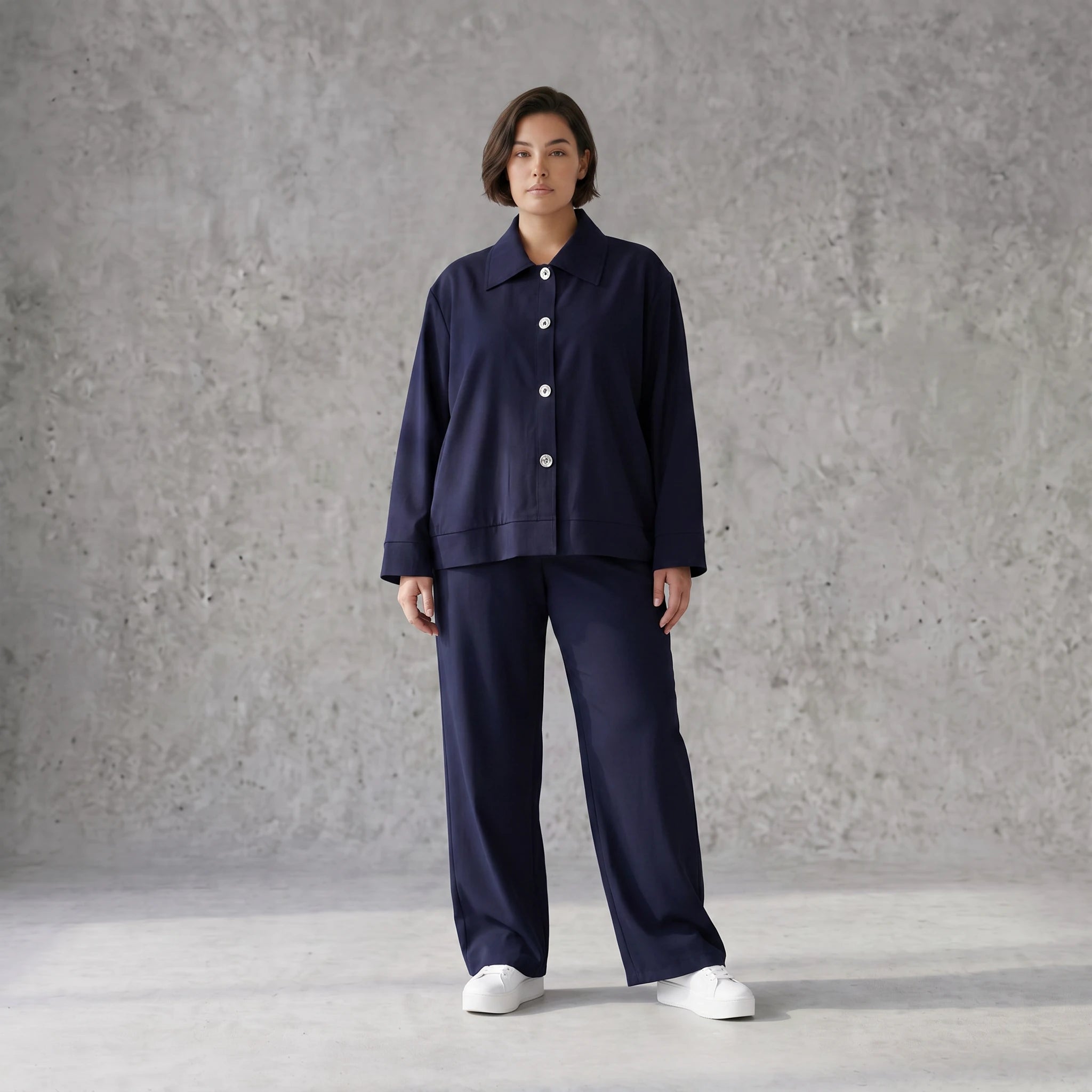 Bengaline Karottenhose in Marine mit Stretch elastischem Bund und Reißverschlusstaschen