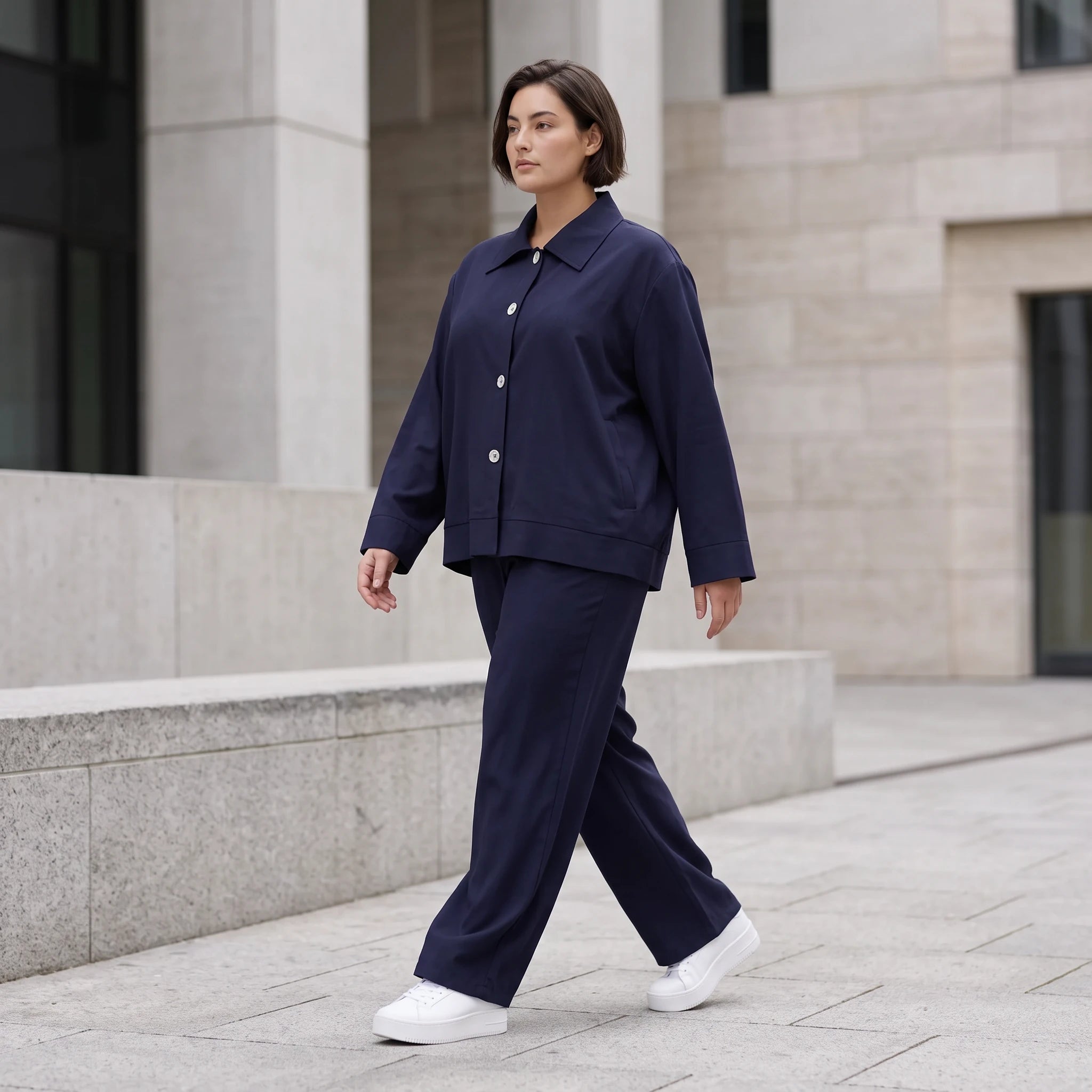 Bengaline Karottenhose in Marine mit Stretch elastischem Bund und Reißverschlusstaschen