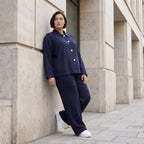 Bengaline Karottenhose in Marine mit Stretch elastischem Bund und Reißverschlusstaschen