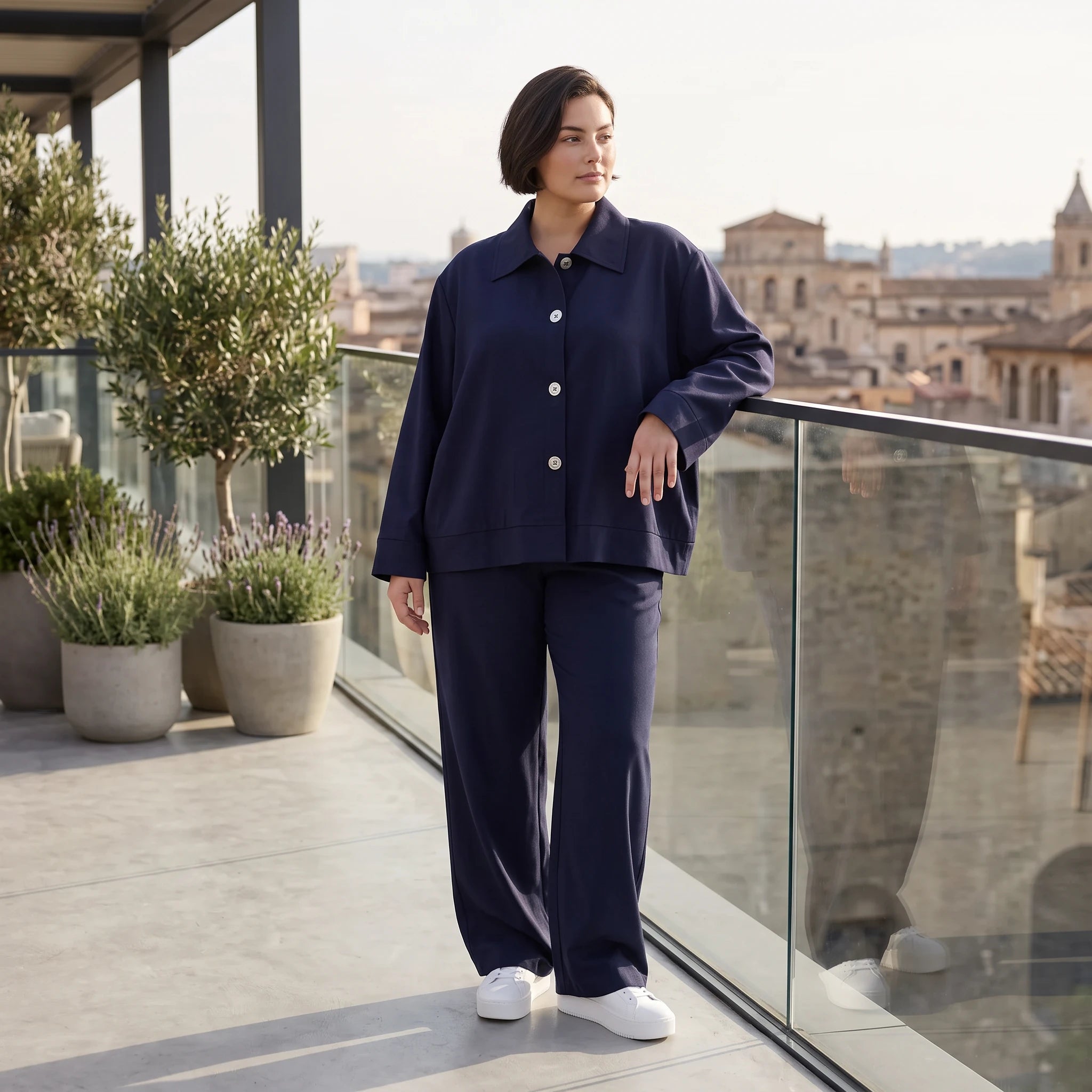 Bengaline Karottenhose in Marine mit Stretch elastischem Bund und Reißverschlusstaschen