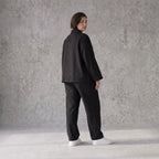 Schwarze Bengaline Karottenhose mit Stretch und elastischem Bund sommerlich bequem glatt