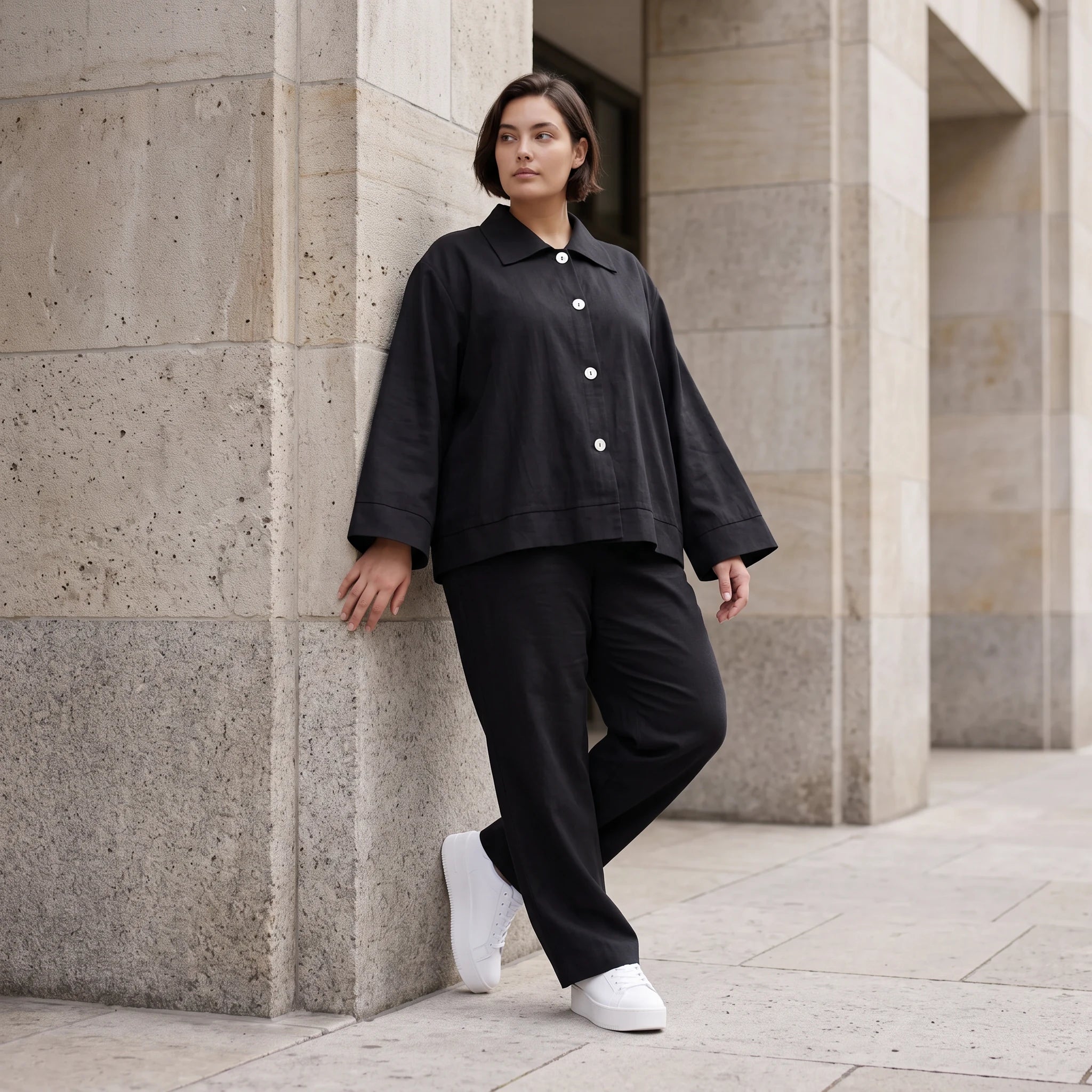 Schwarze Bengaline Karottenhose mit Stretch und elastischem Bund sommerlich bequem glatt