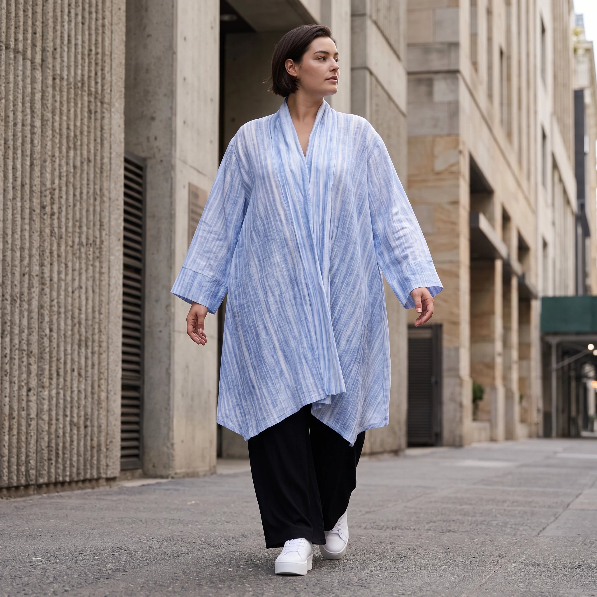Leichter Oversize Cardigan in Jeansblau/Weiß für Lagenlook mit sehr fließender Silhouette