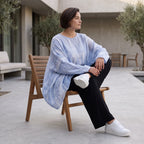 Fliessendes Oversize Shirt Jeansblau Weiß mit Zipfelsaum weich fallend locker und modern