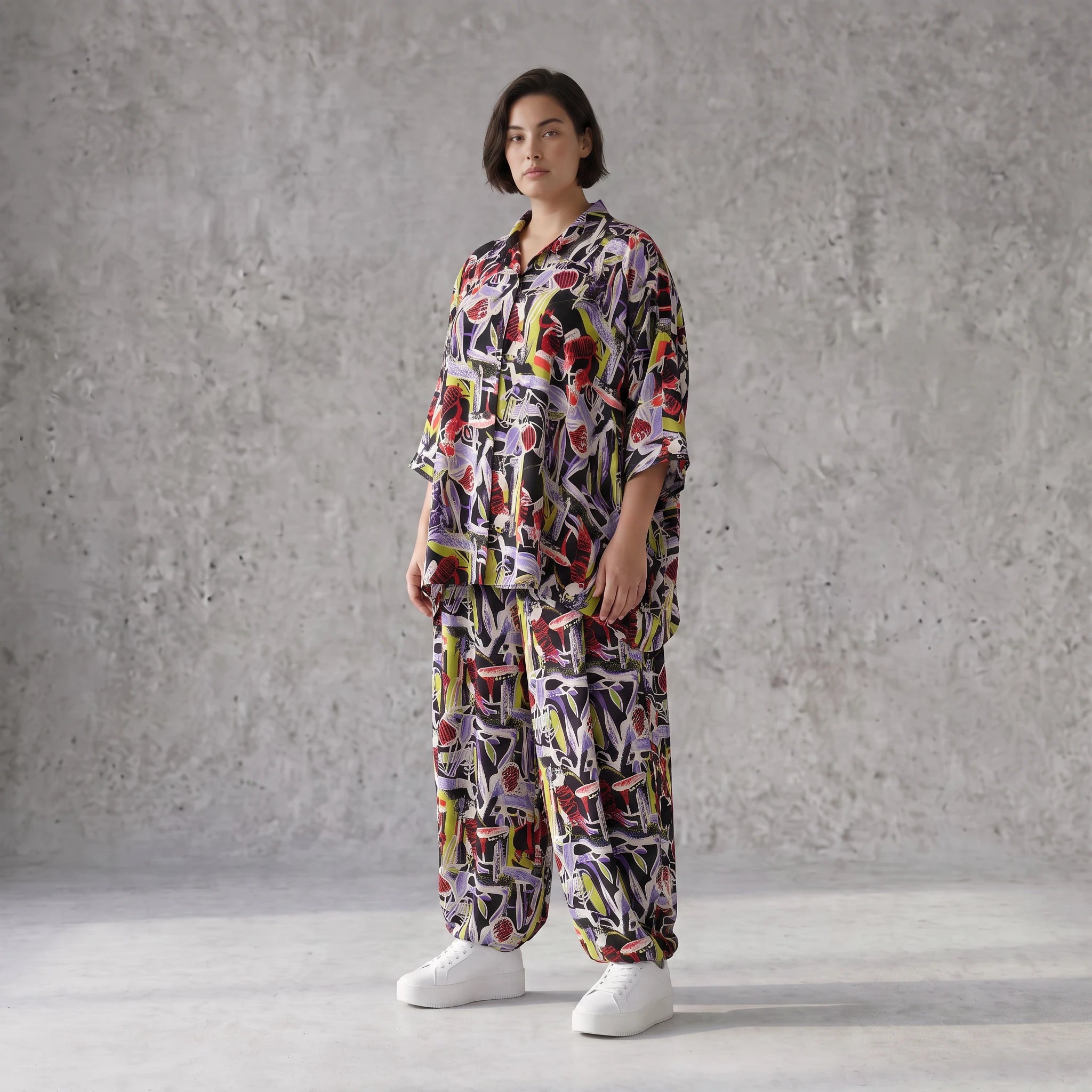 Zeitlose Oversize Viskosebluse in Schwarz Oliv Lila leger Lagenlook modern Hemdkragen