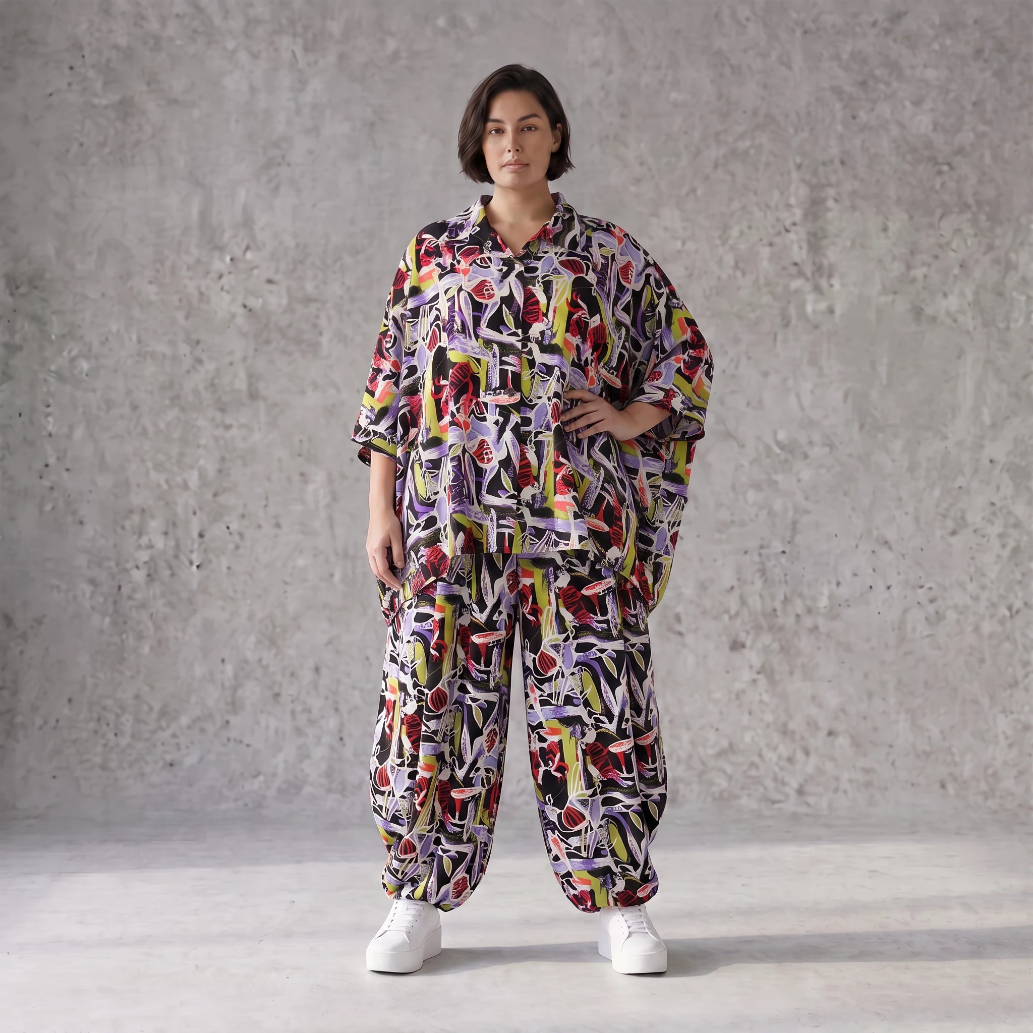 Zeitlose Oversize Viskosebluse in Schwarz Oliv Lila leger Lagenlook modern Hemdkragen