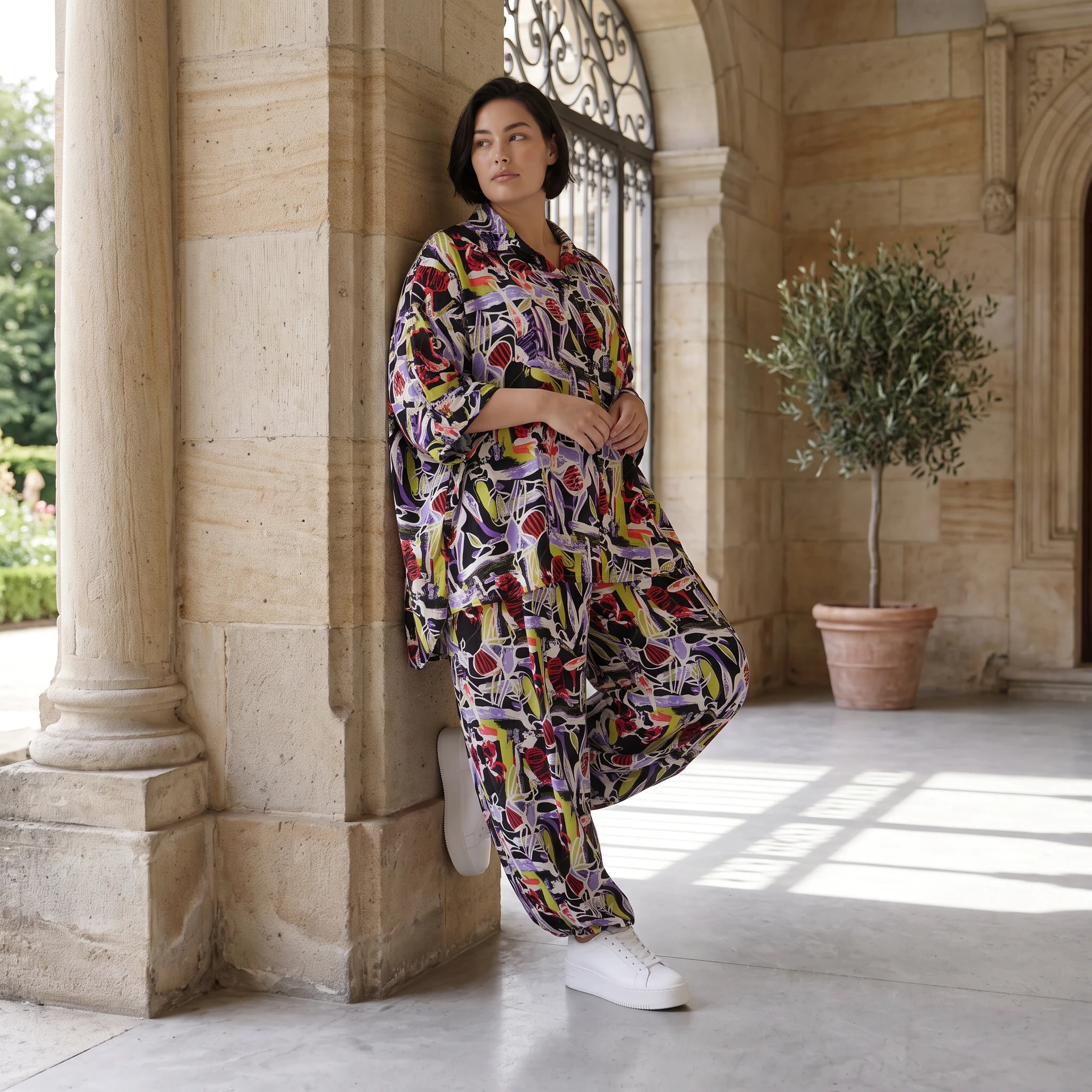 Zeitlose Oversize Viskosebluse in Schwarz Oliv Lila leger Lagenlook modern Hemdkragen