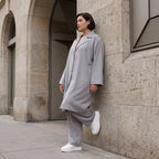 Grauer Bengaline Mantel locker oversize luftig mit Hemdkragen elastisch und zeitlos grau