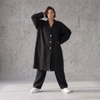 Schwarzer Oversize Mantel fliessend elastisch zeitlos leger sommerlich fuer Lagenlook