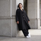 Schwarzer Oversize Mantel fliessend elastisch zeitlos leger sommerlich fuer Lagenlook