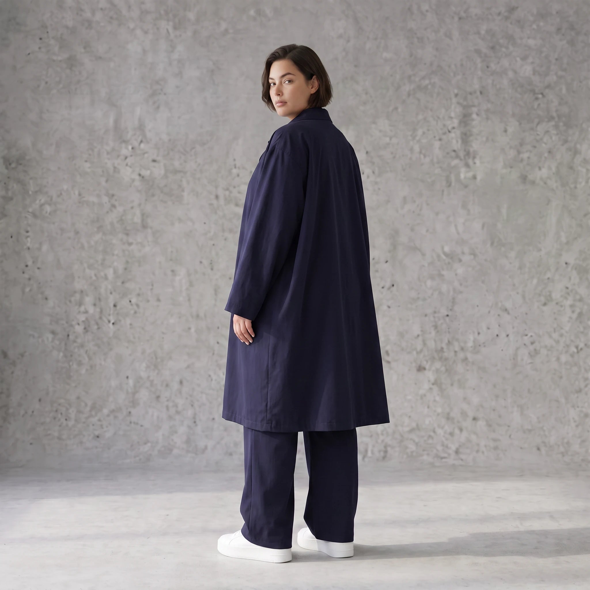 Fliessender Viskosemantel in Marine leger Oversize Lagenlook modern elegant leicht weich