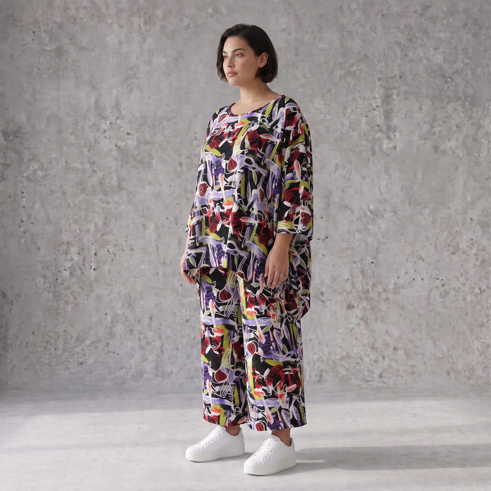 Oversized Shirt aus leichter Viskose Popeline in Lila mit Rundhals und lässigem Schnitt