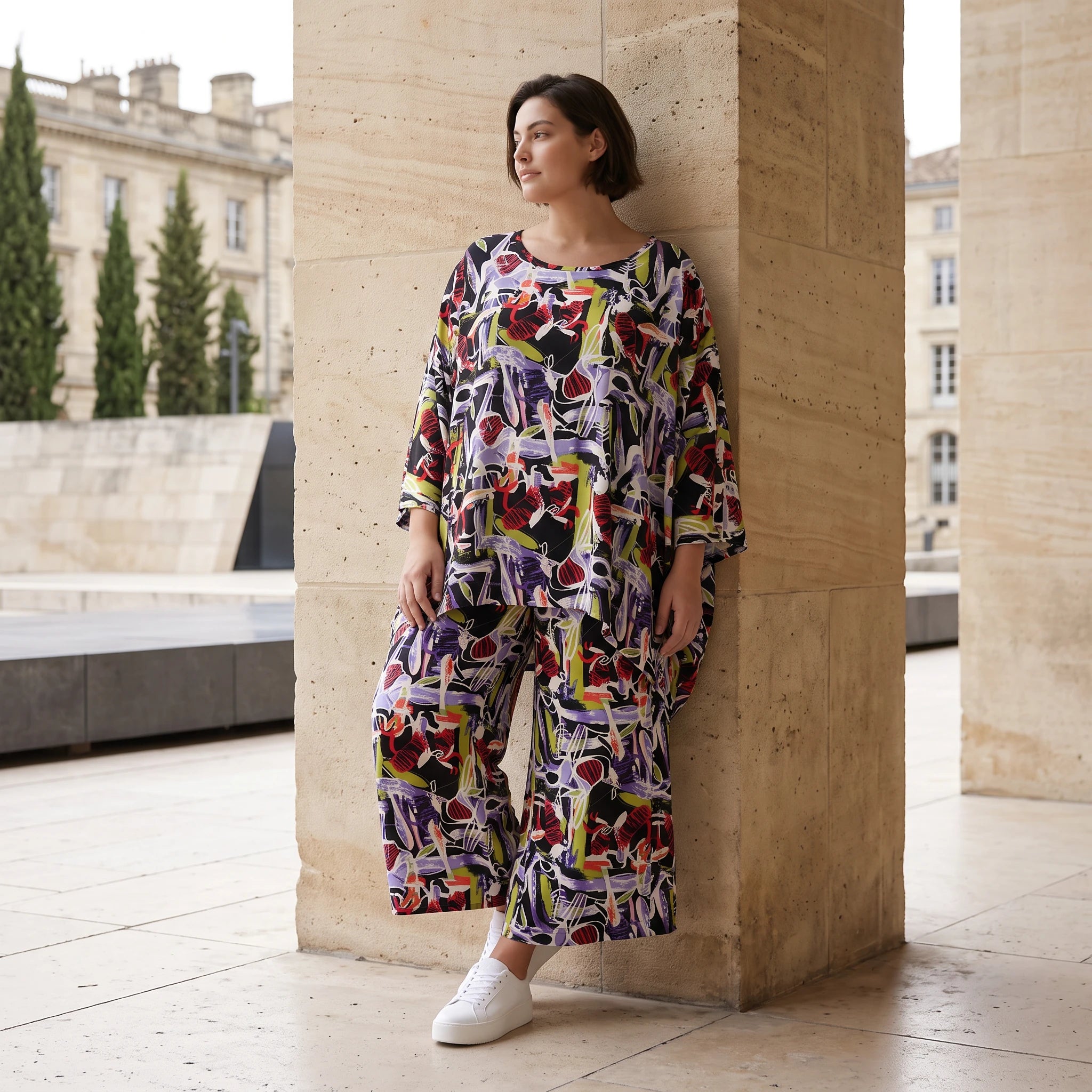 Oversized Shirt aus leichter Viskose Popeline in Lila mit Rundhals und lässigem Schnitt