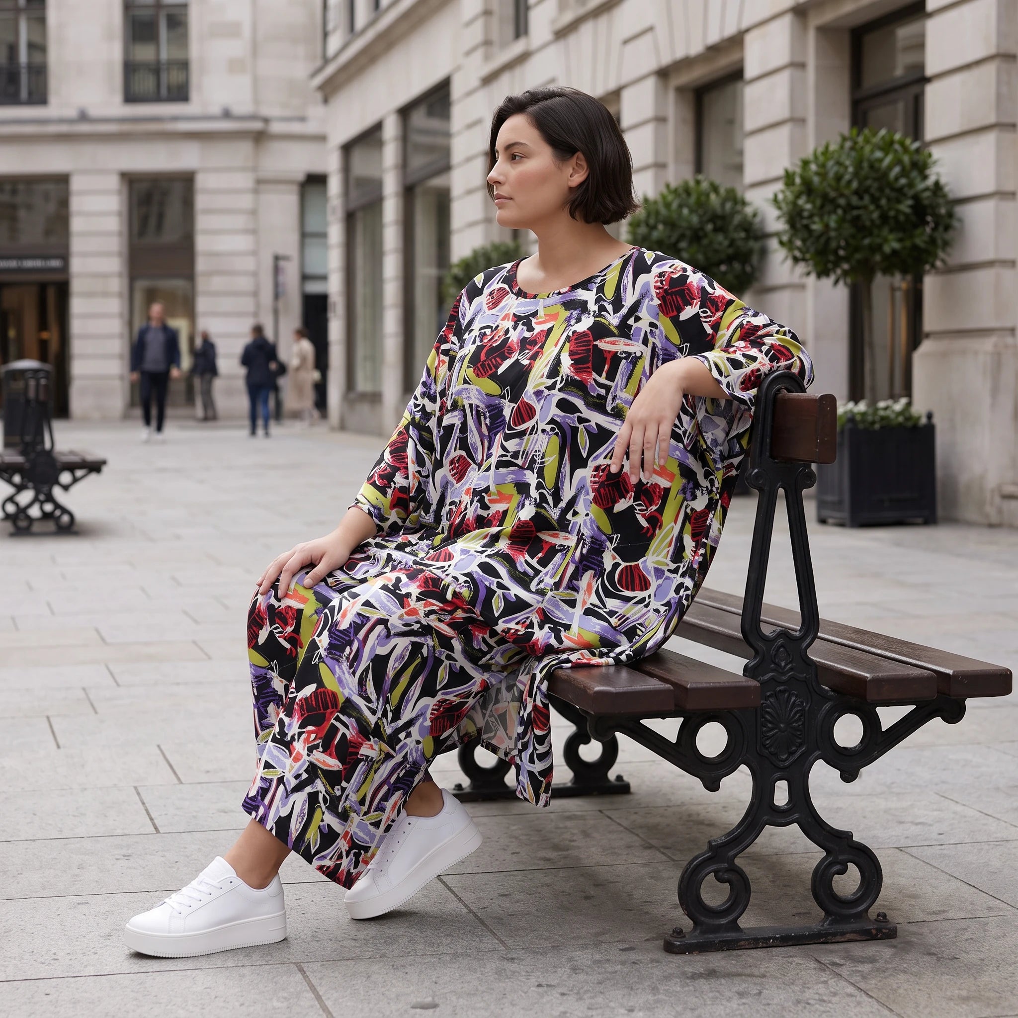 Oversized Shirt aus leichter Viskose Popeline in Lila mit Rundhals und lässigem Schnitt
