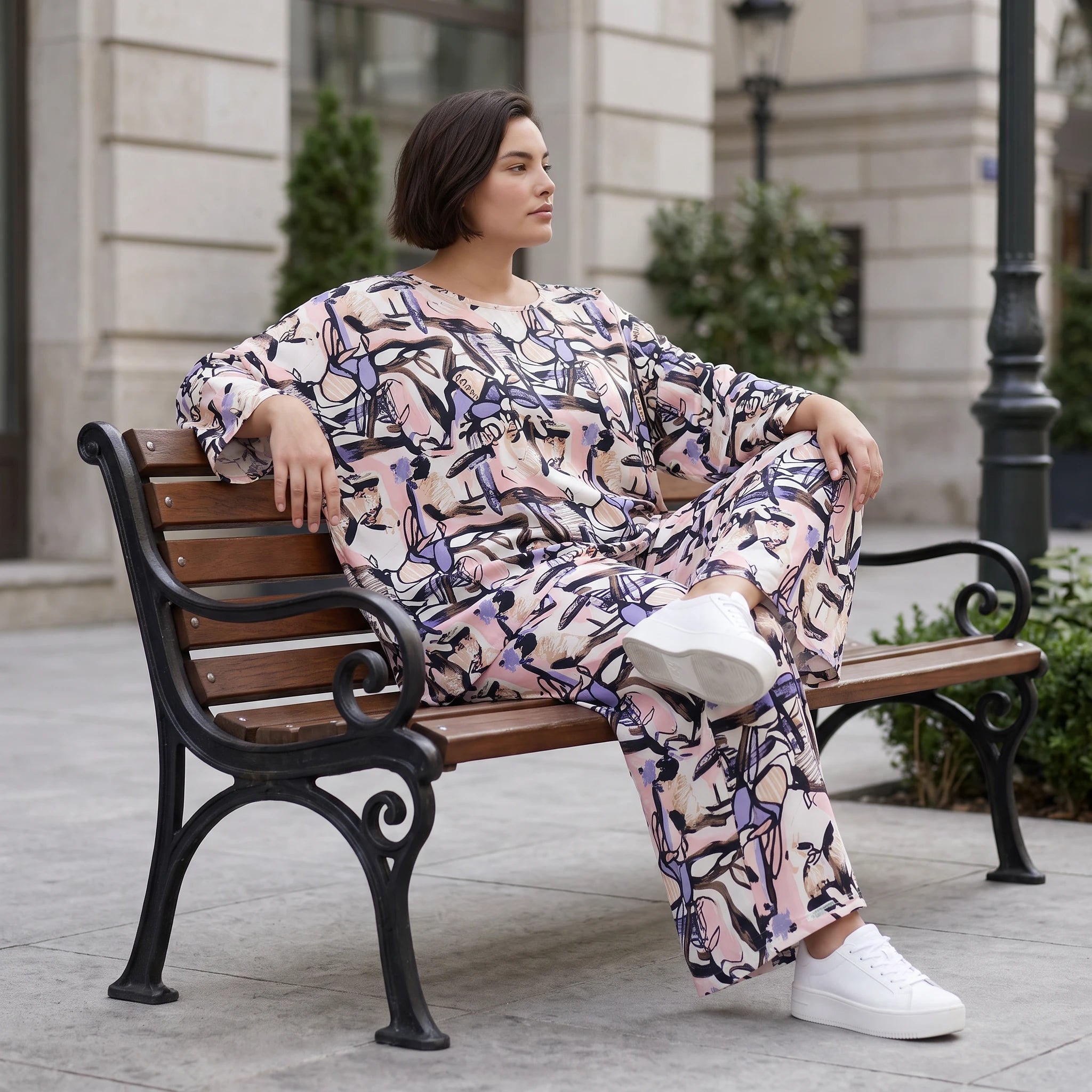 Oversized Shirt aus leichter Viskose Popeline in zartem Rosa mit asymmetrischem Schnitt